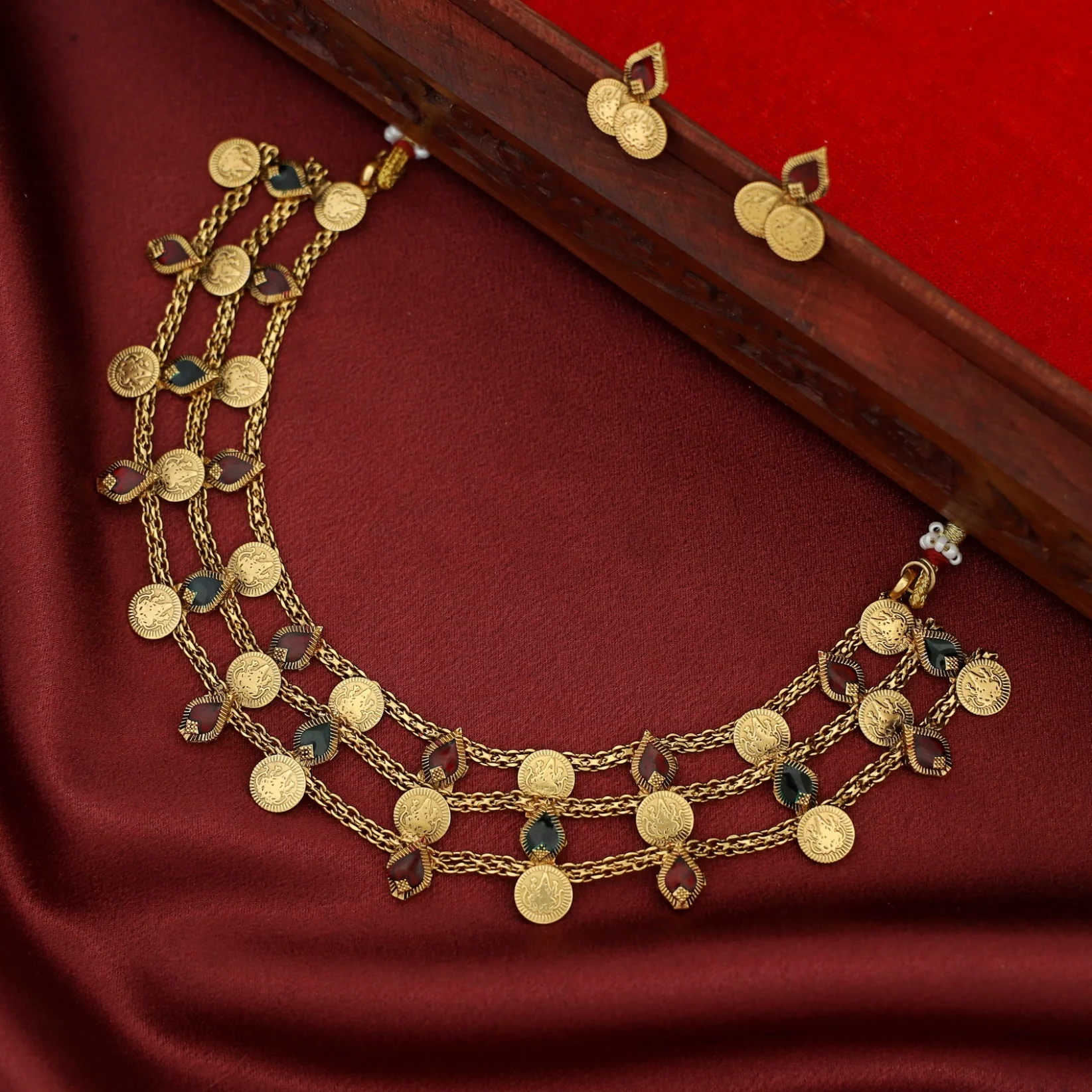 Viransha 3 Layer Kashi Palakka Choker With Earring - Image 6