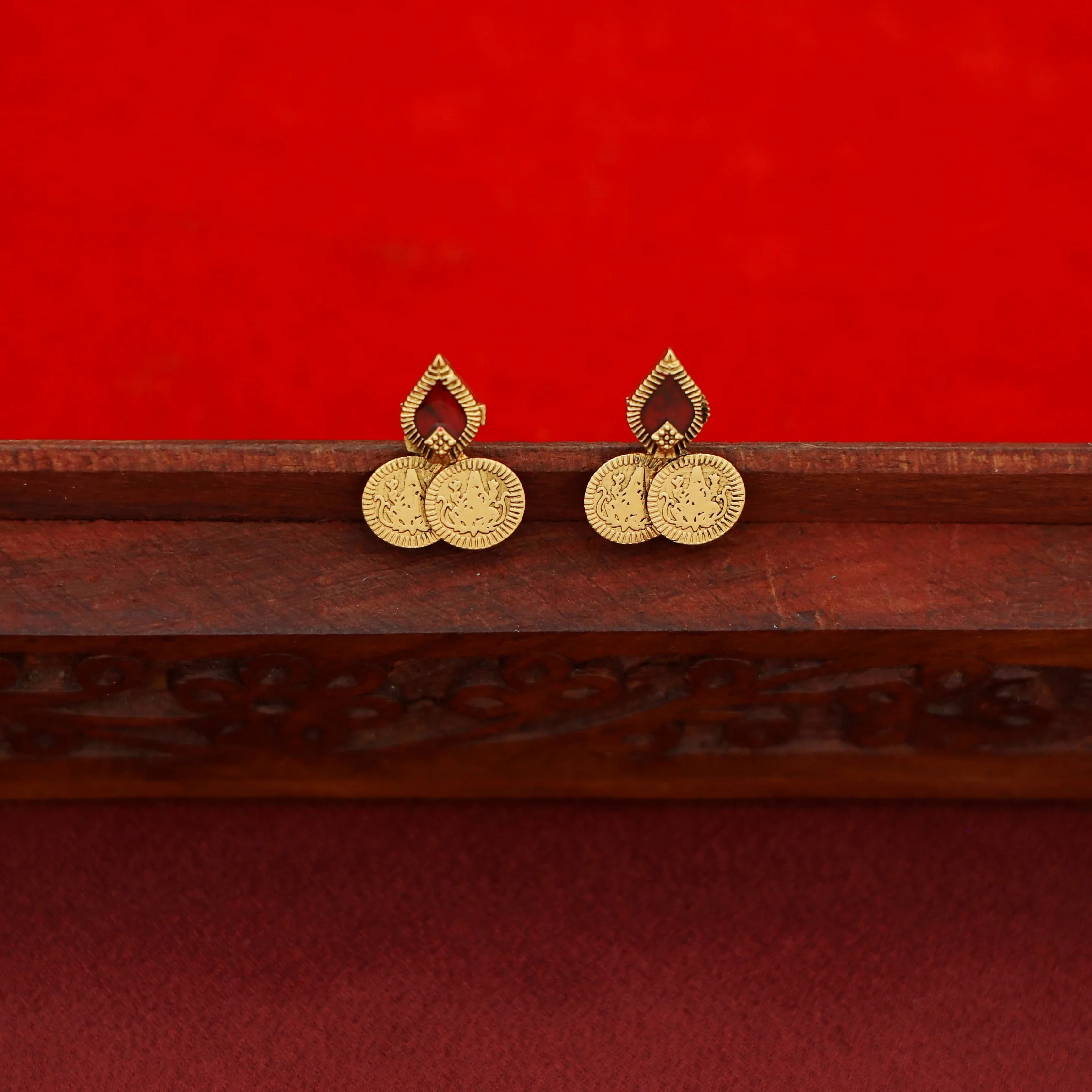 Viransha 3 Layer Kashi Palakka Choker With Earring - Image 7