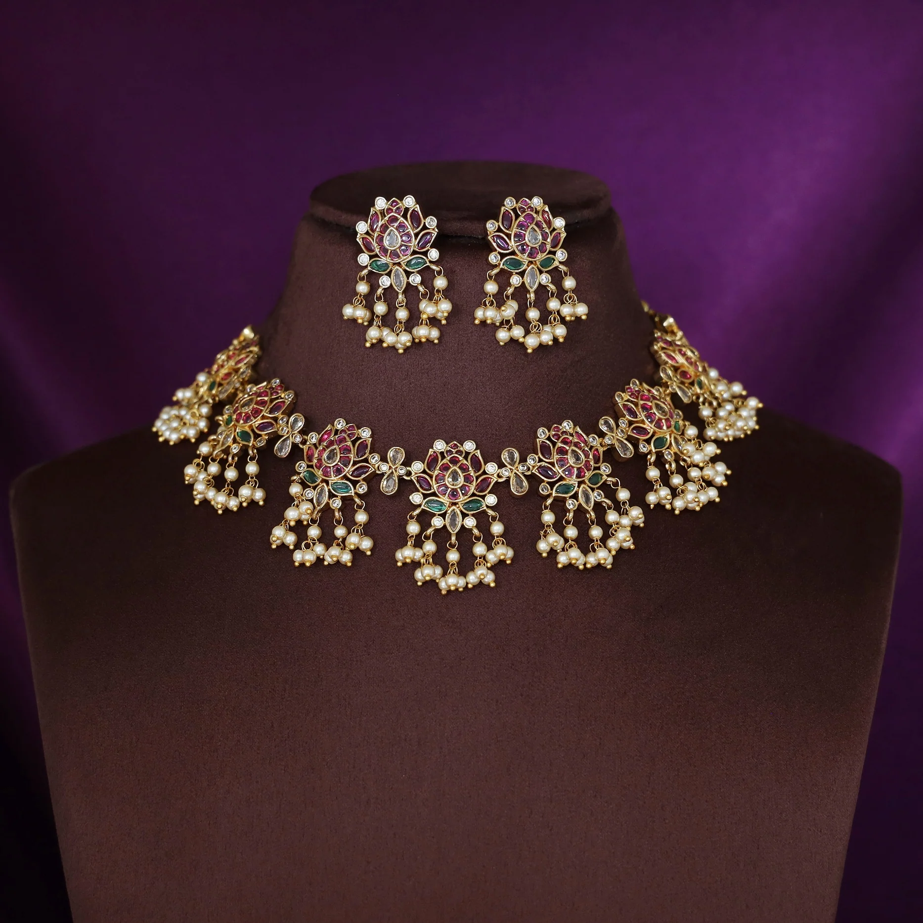 Vishakha Mini Lotus Cluster Pearl Short Neckpiece With Earring - Image 3
