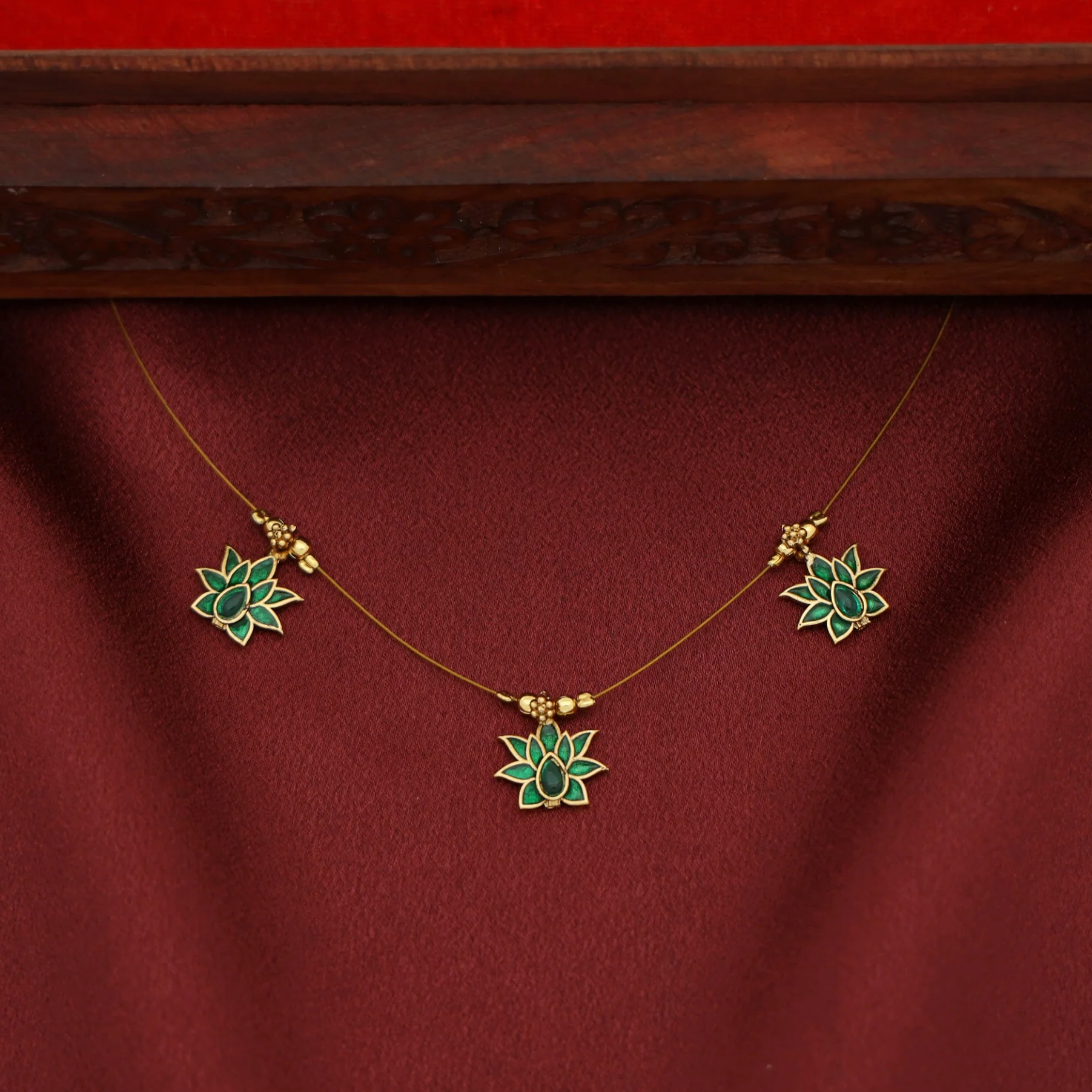 Vishruthi Enamel Tri Lotus String Neckpiece - Image 2