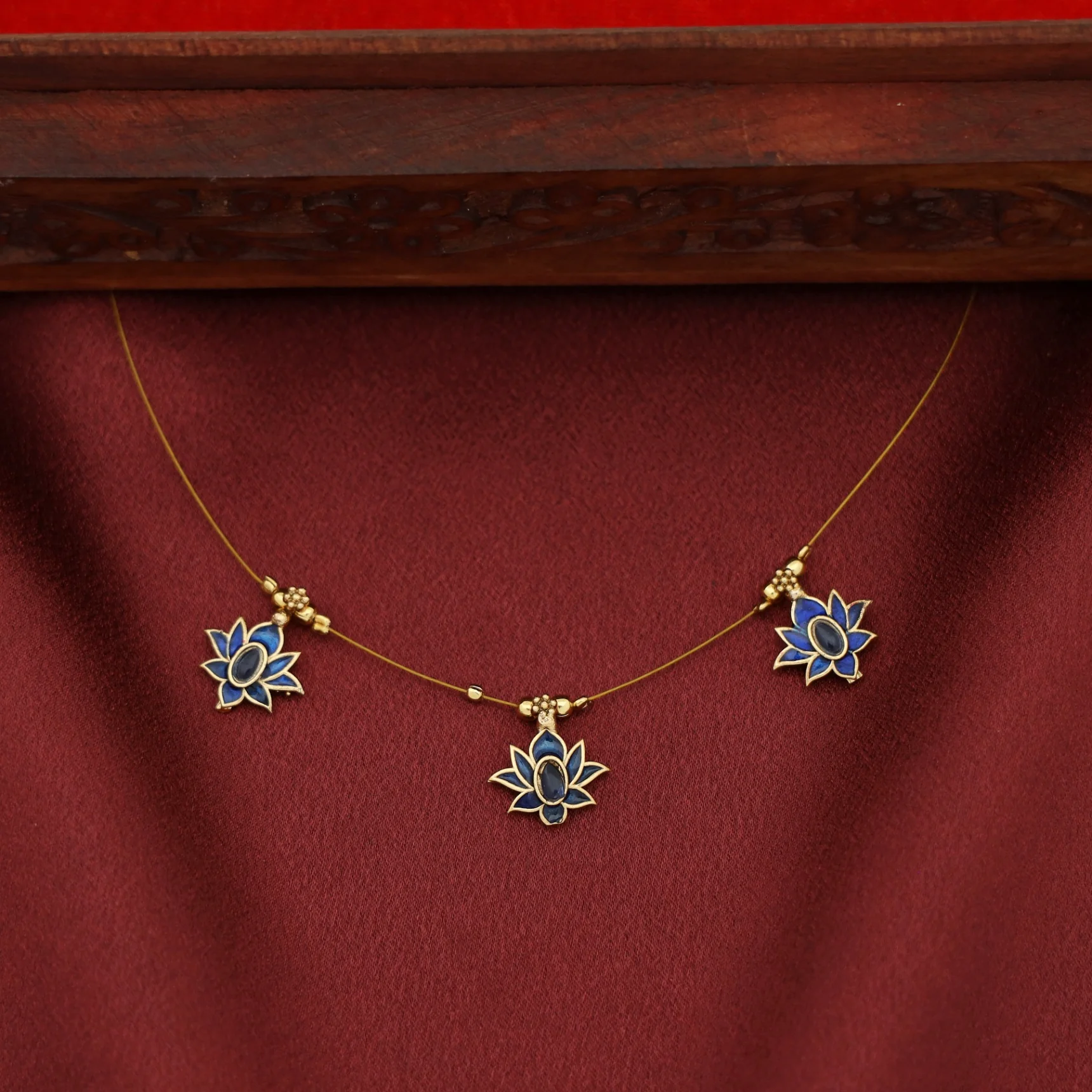 Vishruthi Enamel Tri Lotus String Neckpiece - Image 3