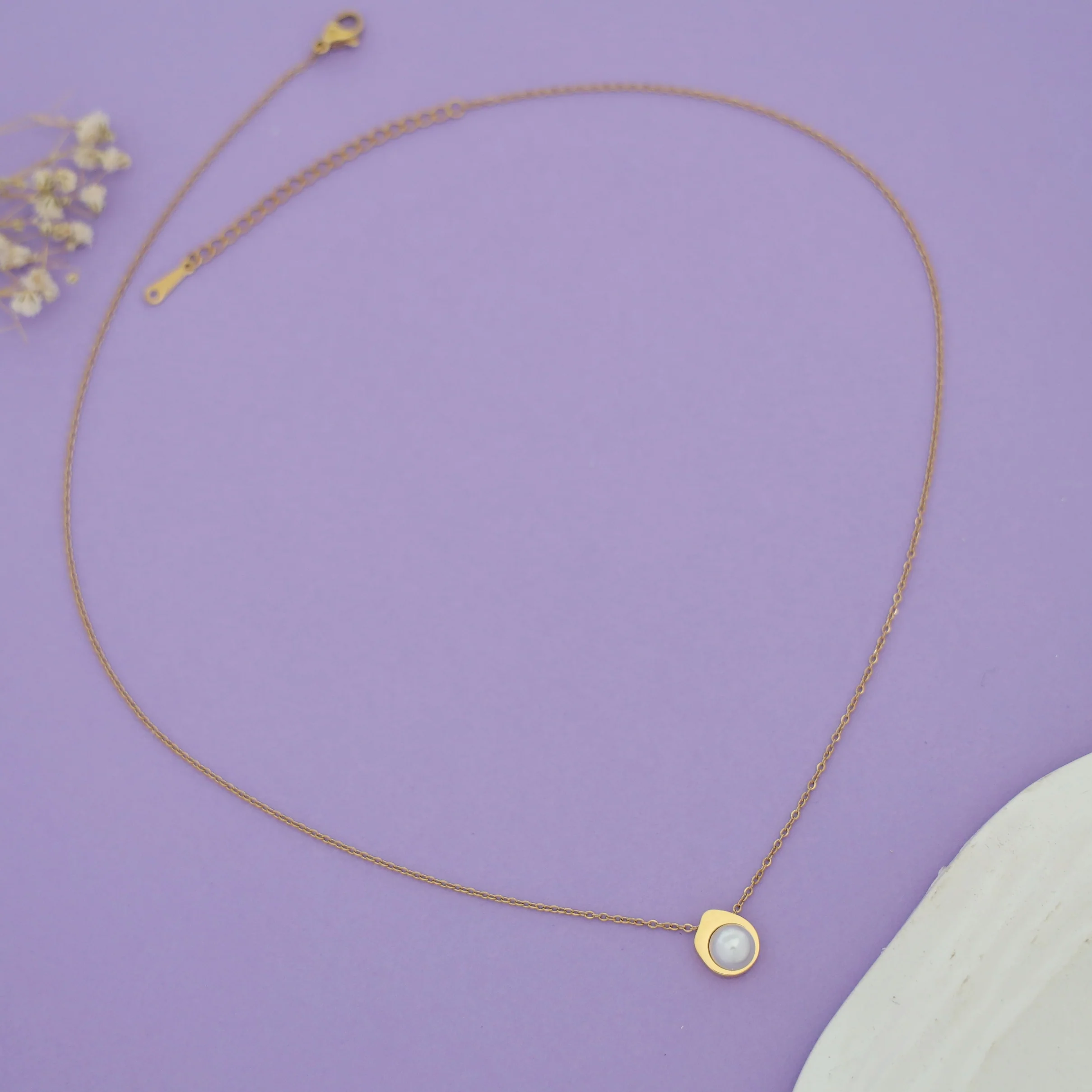 Vivi Half Pearl Golden Neckpiece - Image 3