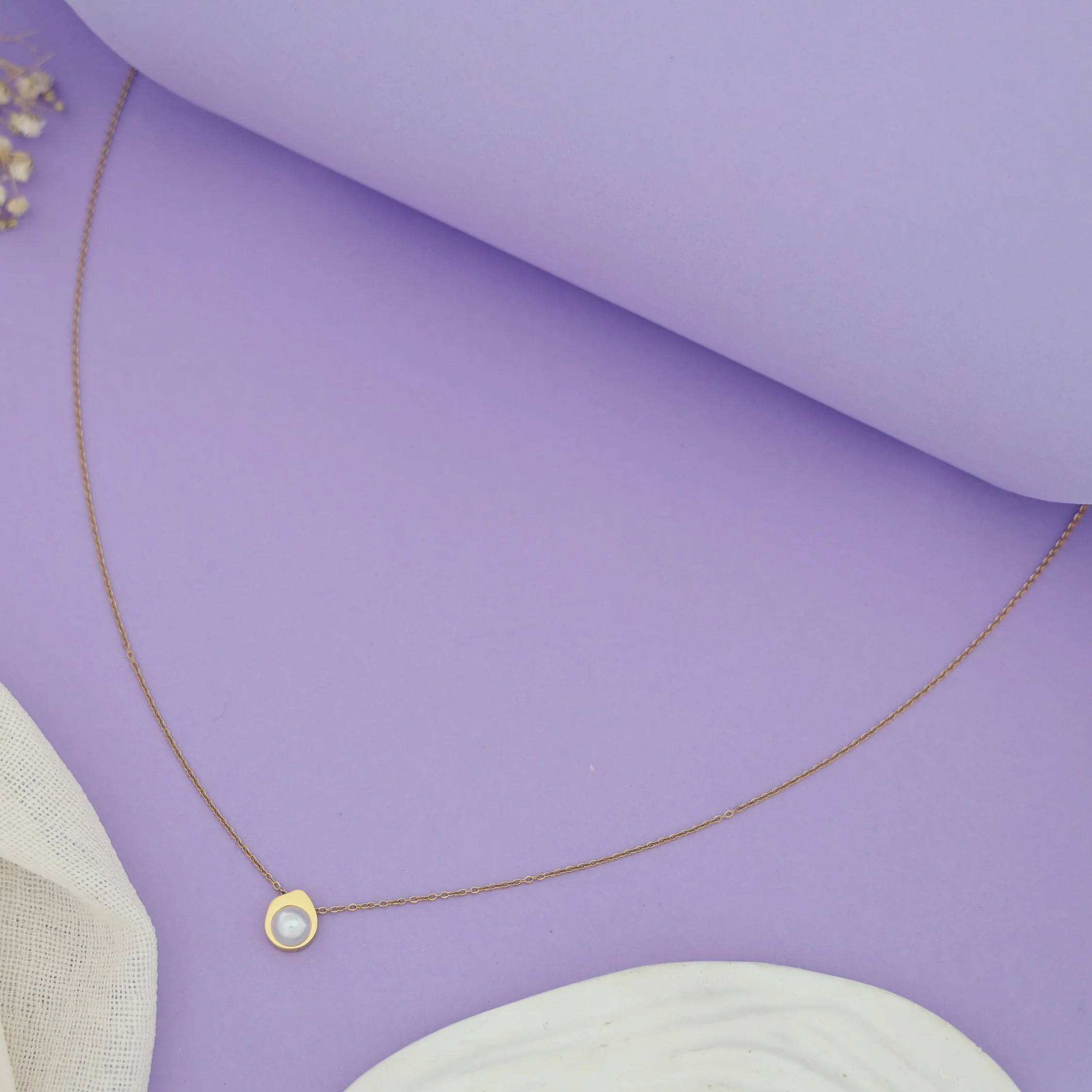 Vivi Half Pearl Golden Neckpiece - Image 4