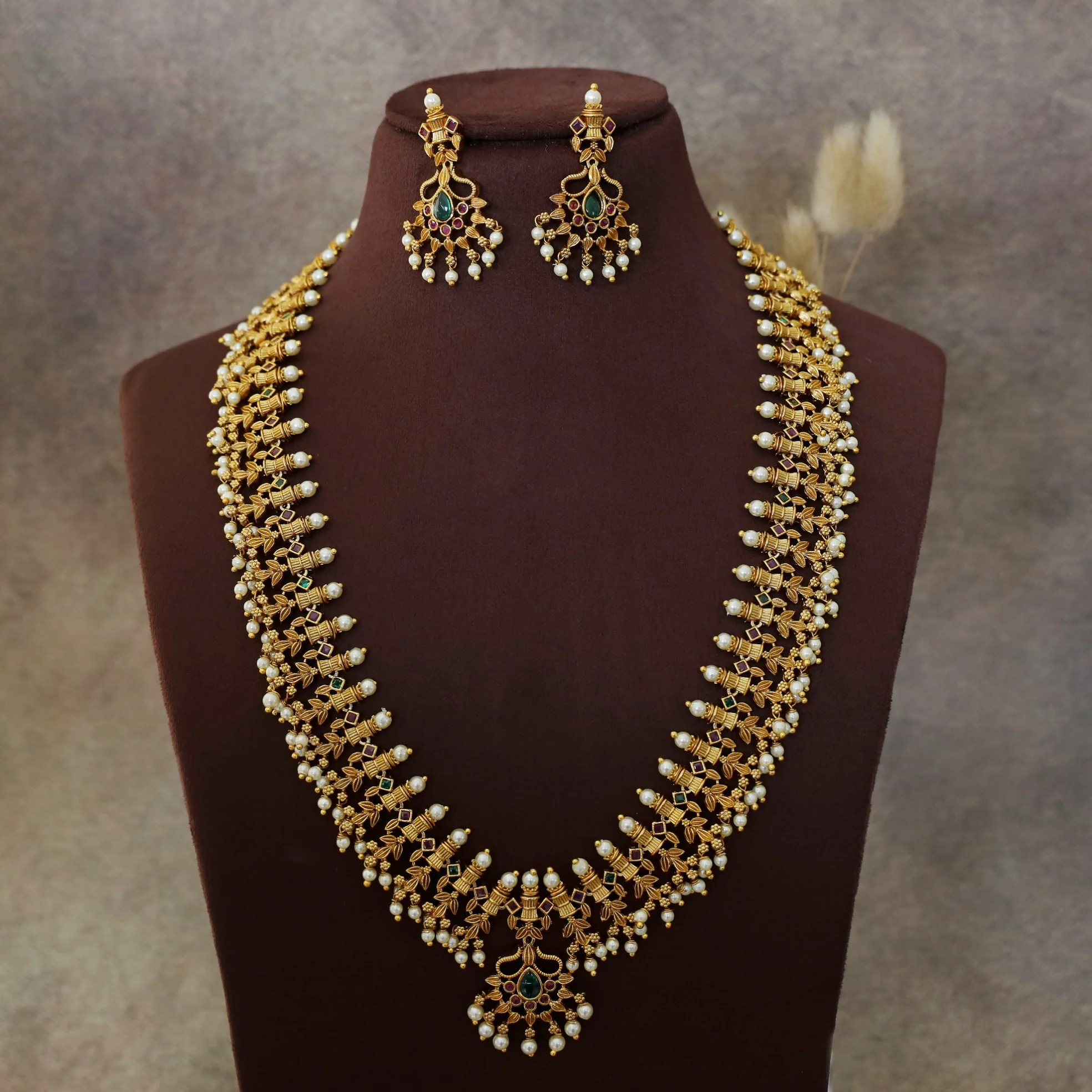Vriti Golden Cluster Pearl Glossy Stone Long Haram With Earring - Image 2