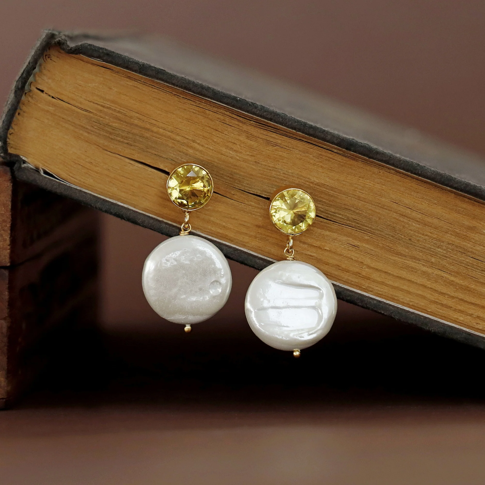 Wilma Golden Glossy Stone + Baroque Earring - Image 10