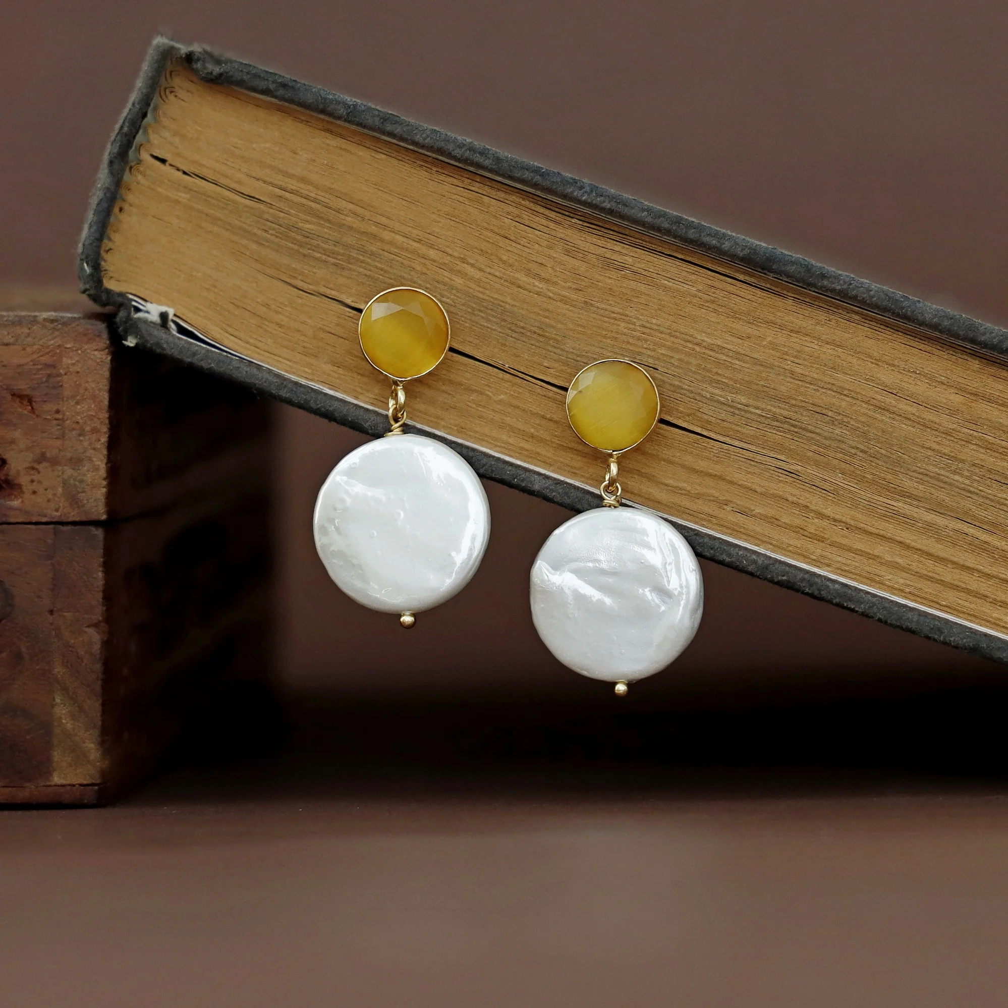 Wilma Golden Glossy Stone + Baroque Earring - Image 21