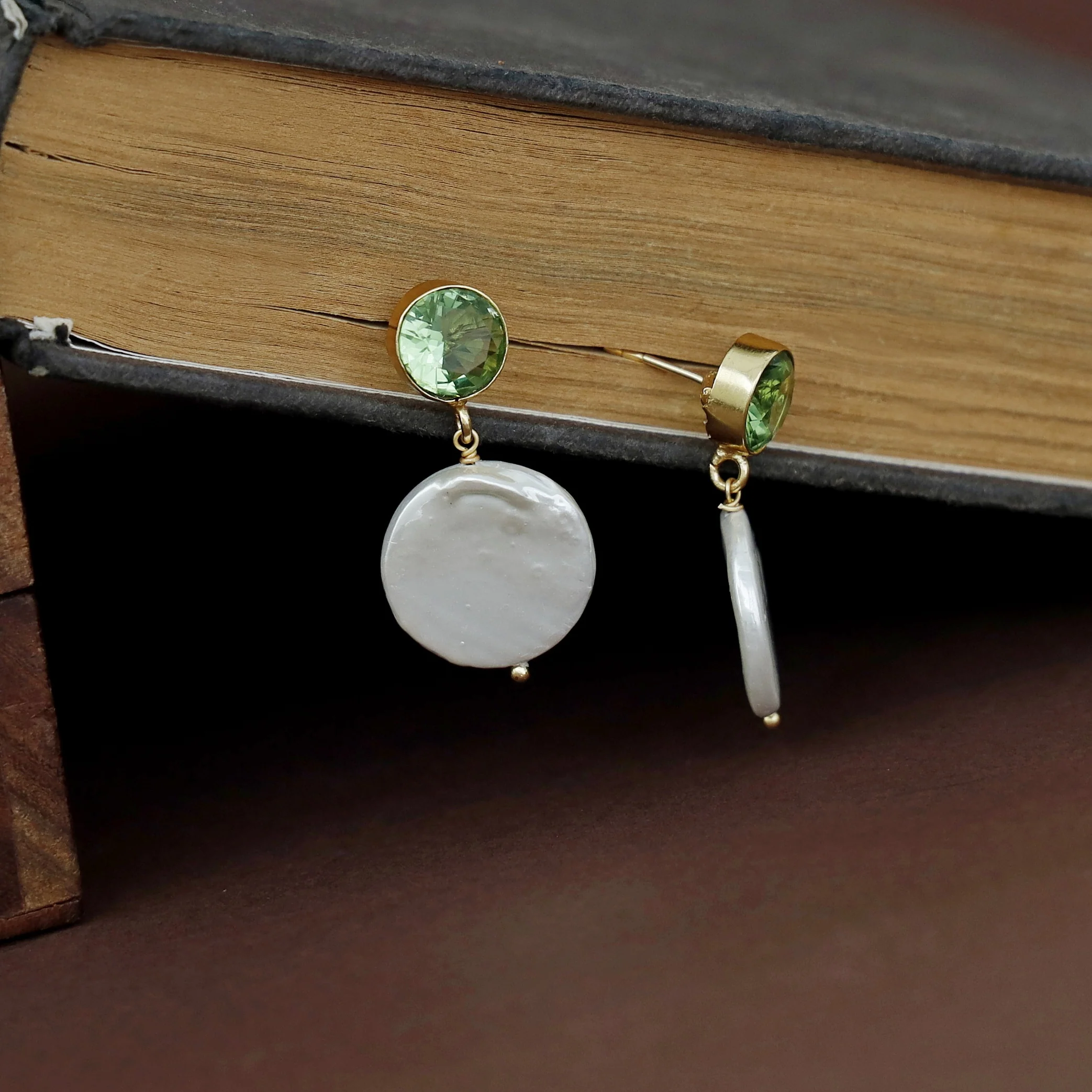 Wilma Golden Glossy Stone + Baroque Earring - Image 23