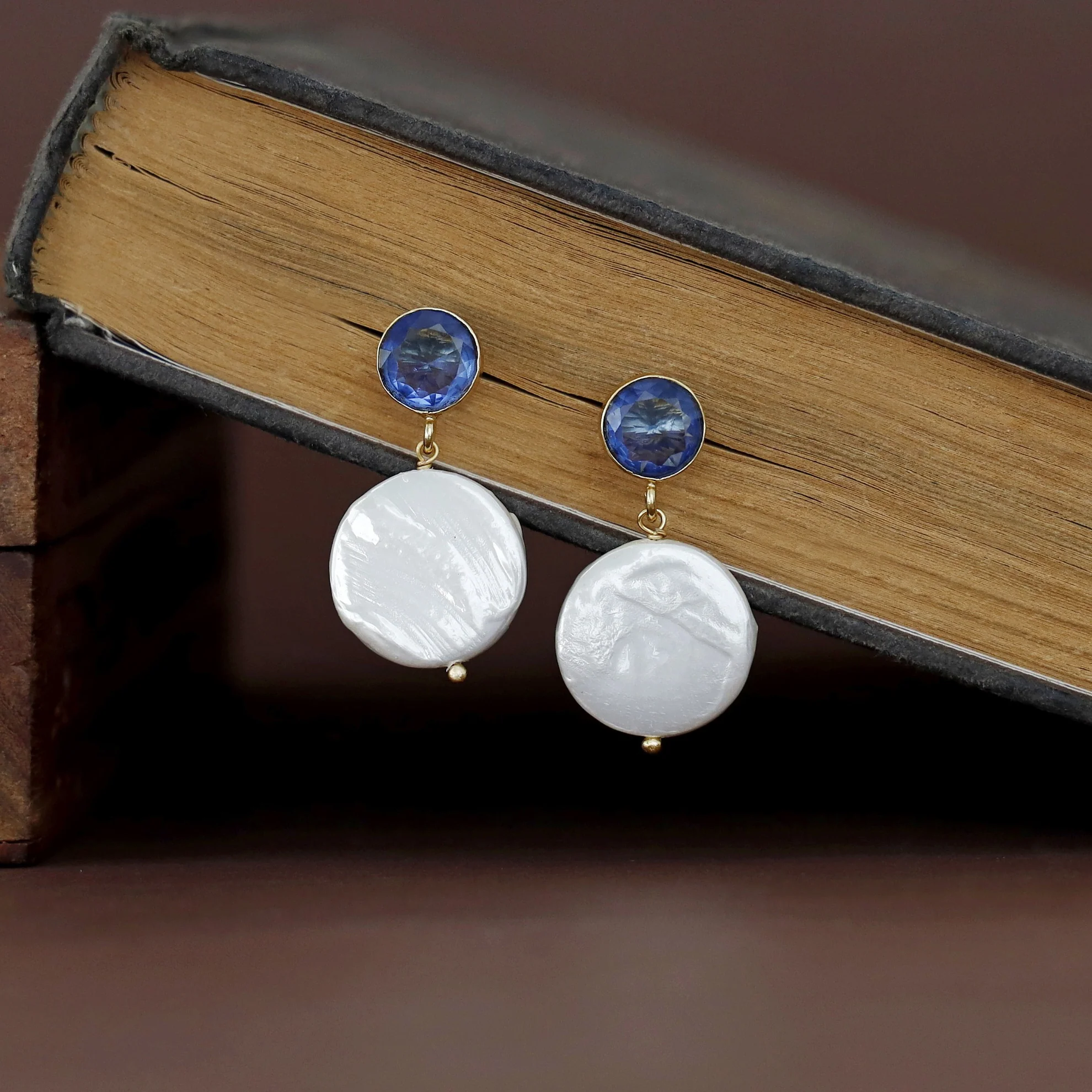 Wilma Golden Glossy Stone + Baroque Earring - Image 4