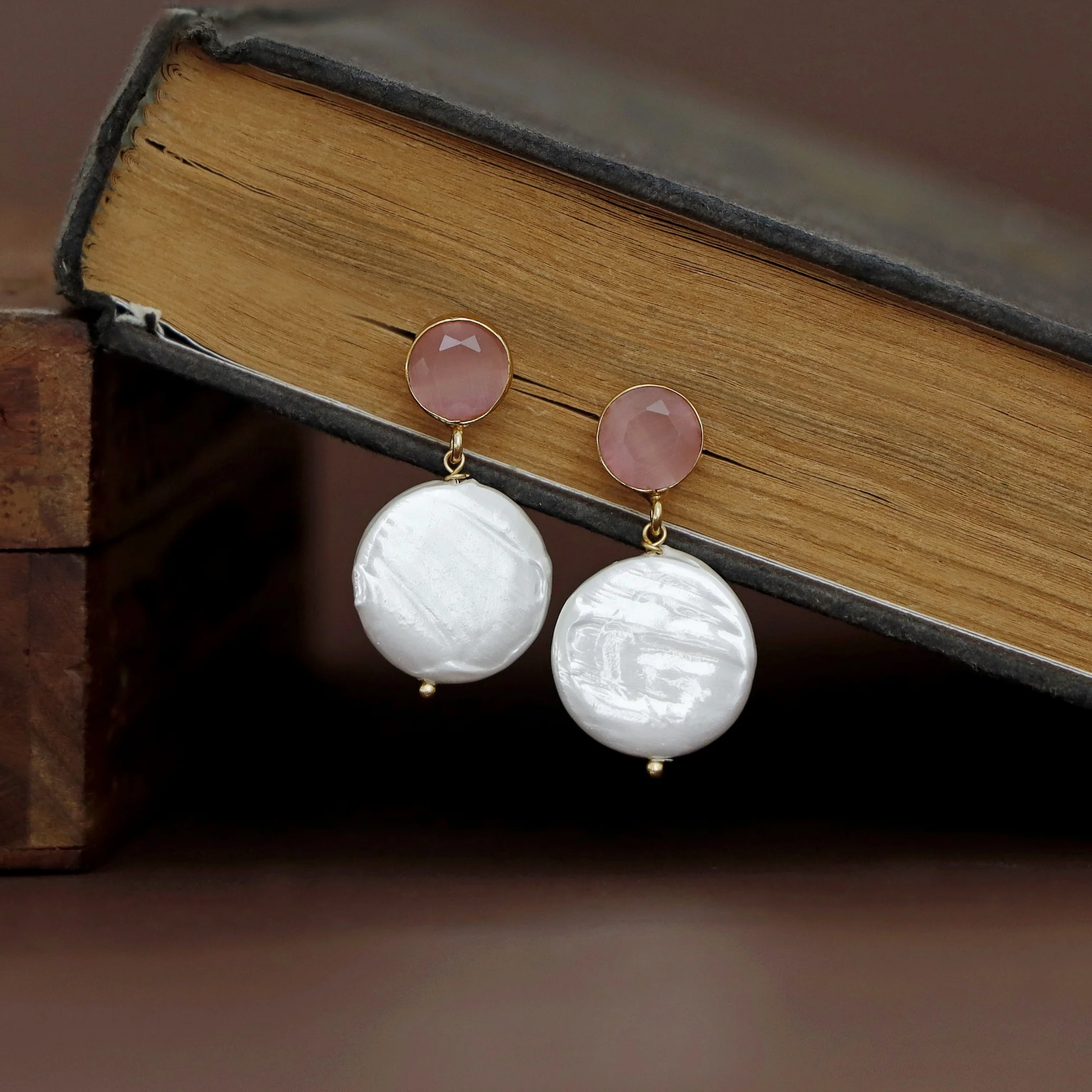 Wilma Golden Glossy Stone + Baroque Earring - Image 9