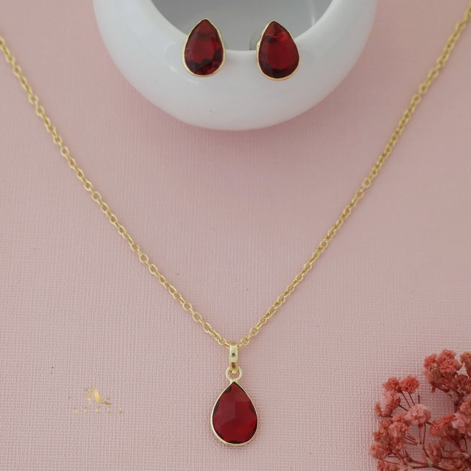 Seira Glossy Drop Neckpiece With Stud - Image 10