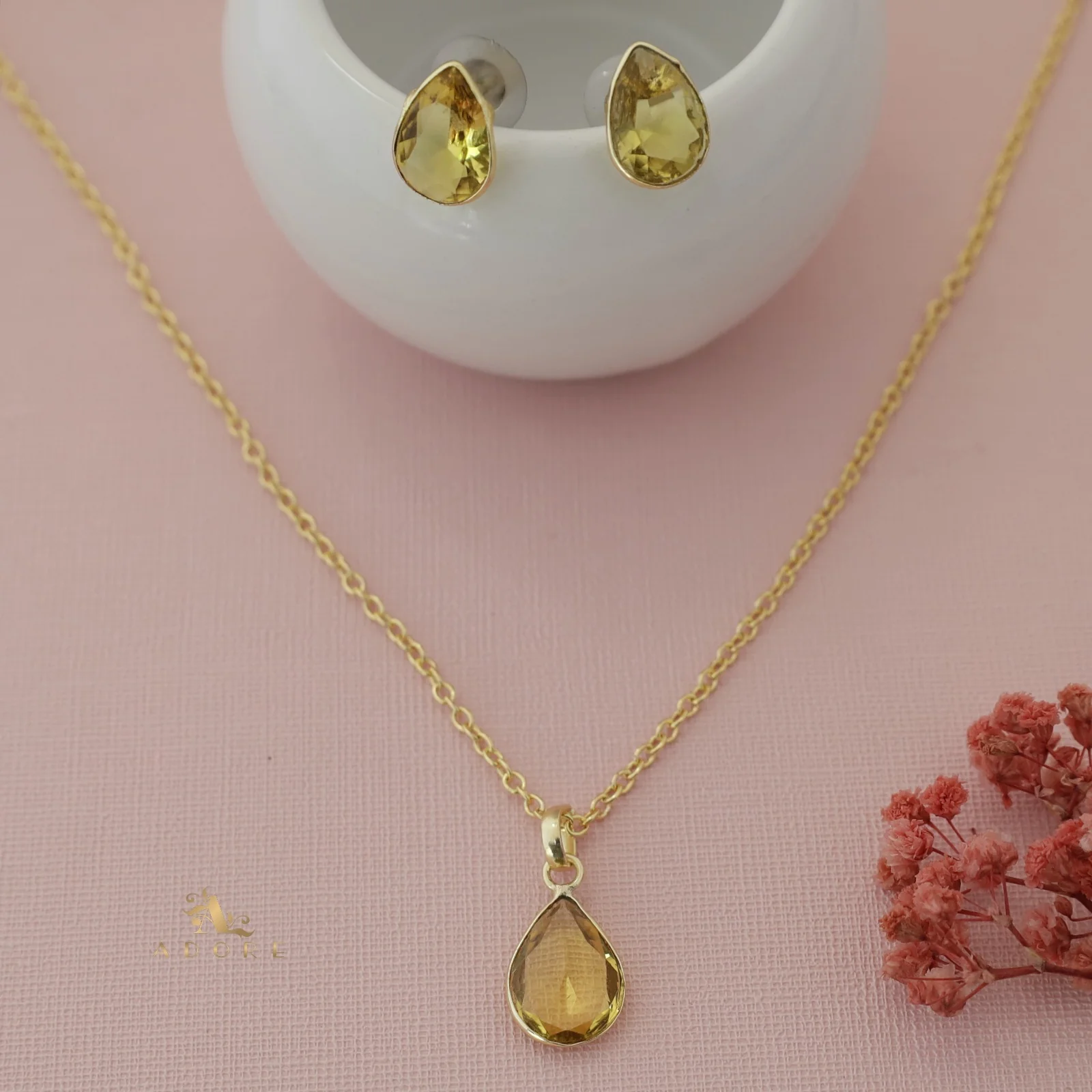 Seira Glossy Drop Neckpiece With Stud - Image 4