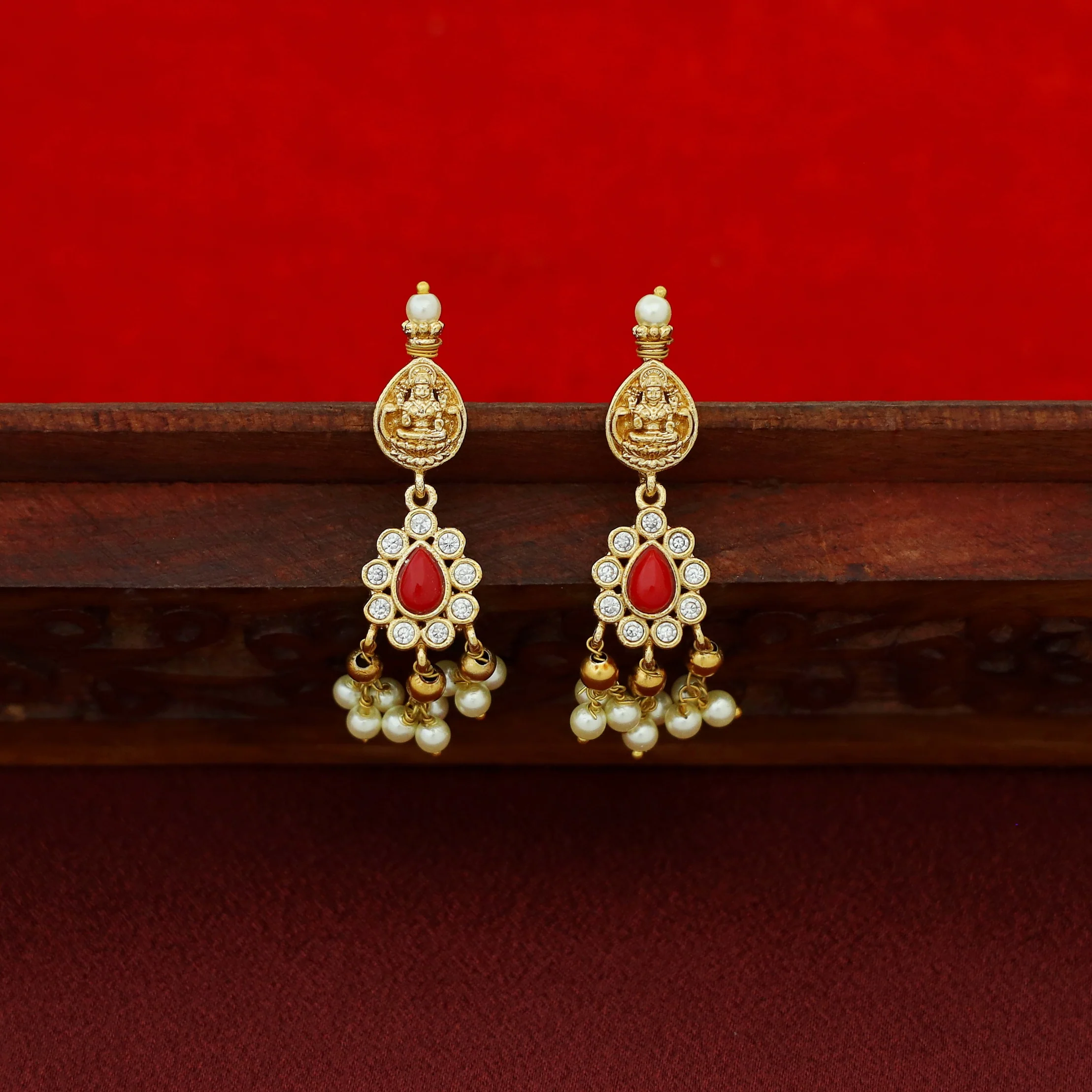 Yadhansha Devi Navratna Neckpiece With Earring - Image 4