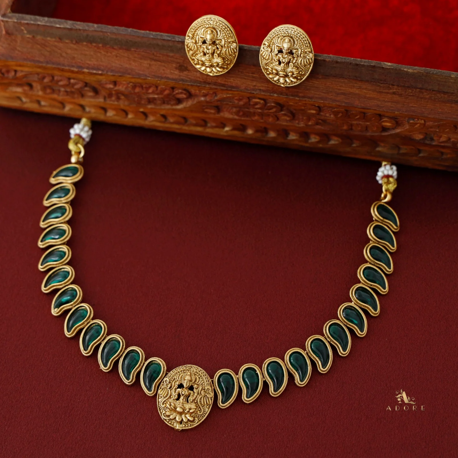 YASHASRI DEVI SHORT NECKPIECE WITH EARRING - Image 3