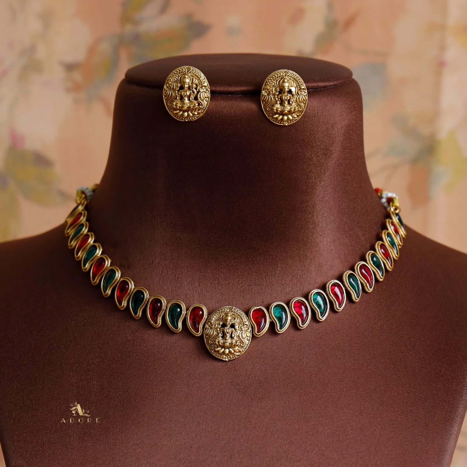 YASHASRI DEVI SHORT NECKPIECE WITH EARRING - Image 4