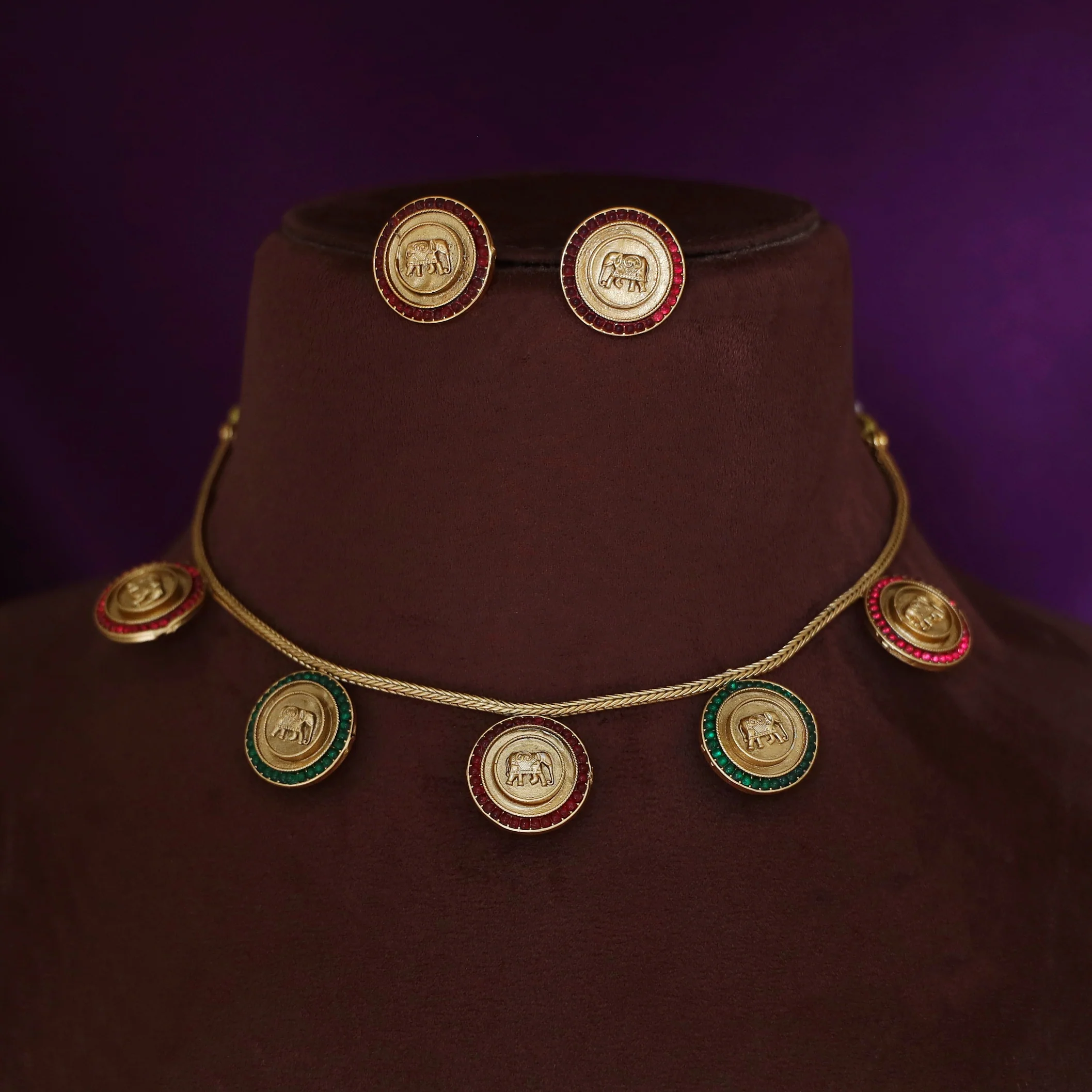 Yashaswini 5 Circle Airavat Short Neckpiece With Earring - Image 5