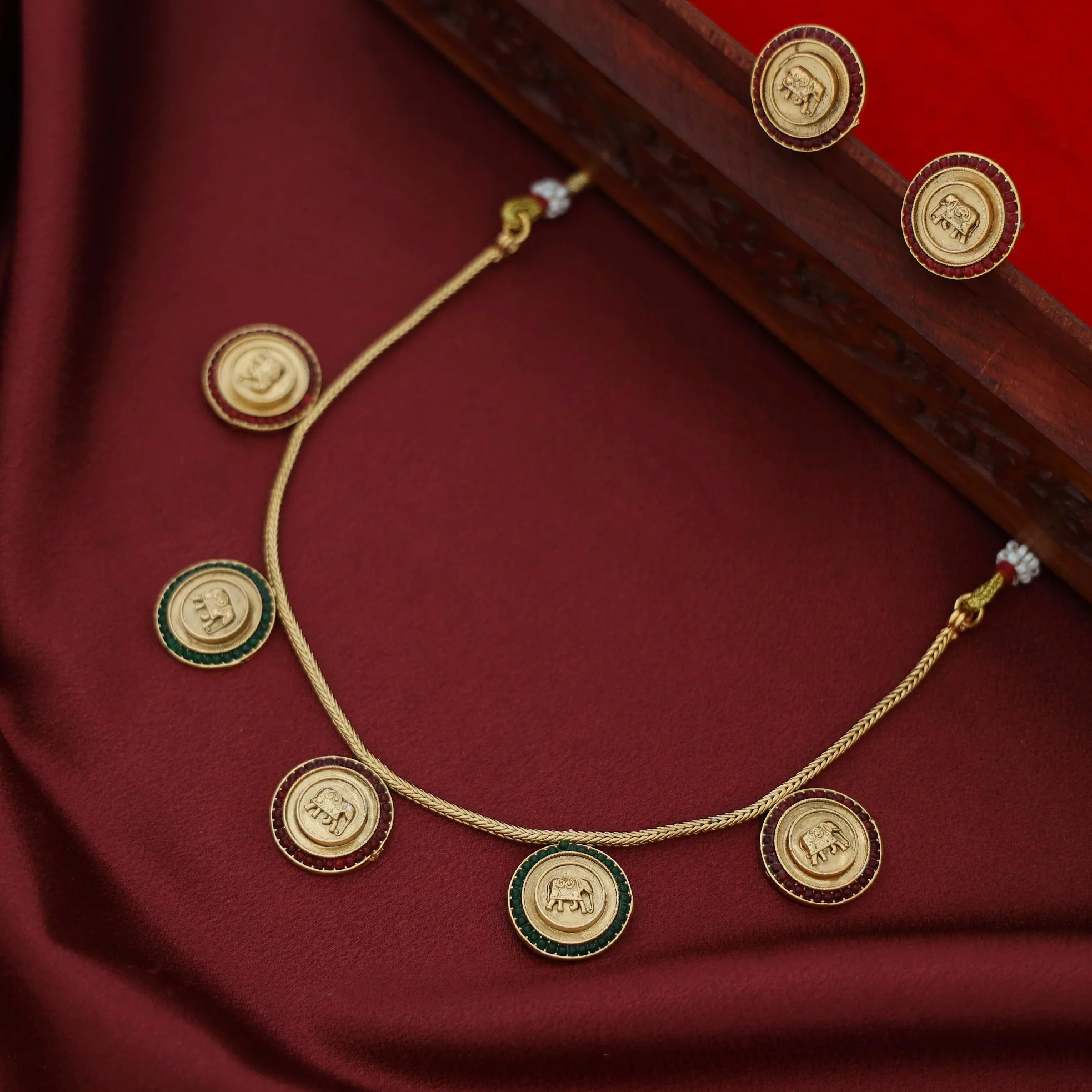 Yashaswini 5 Circle Airavat Short Neckpiece With Earring - Image 6