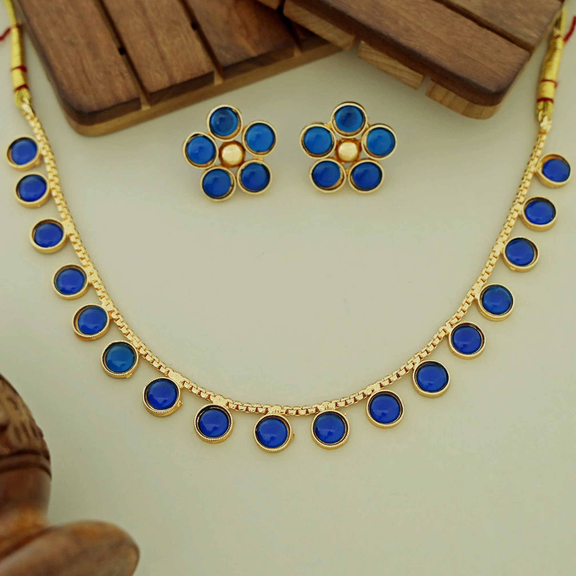Yashi Glossy Round Neckpiece With Flower Stud (Colour Options) - Image 2