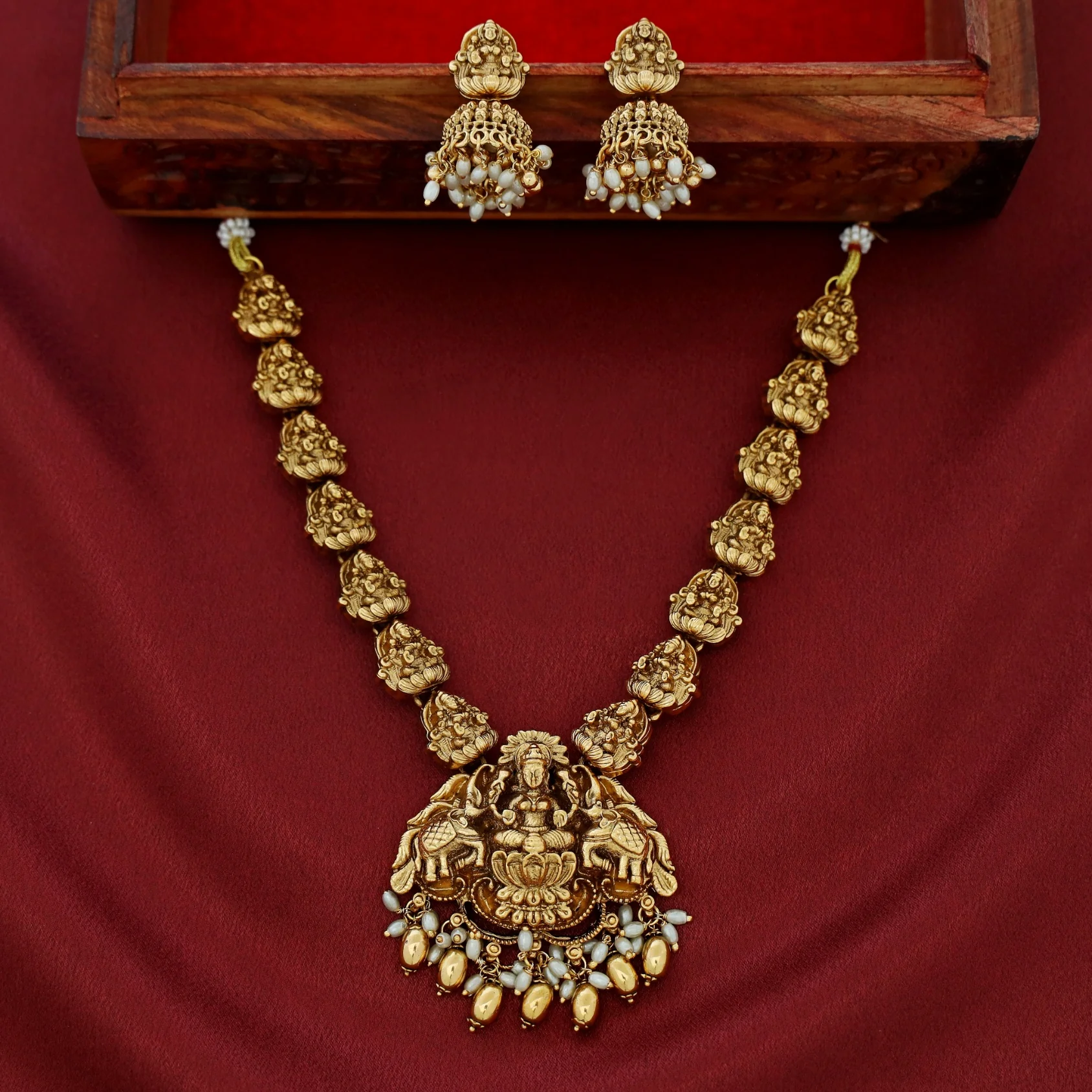 Yashika Lakshmi Pearl Short Neckpiece With Earring - Image 2
