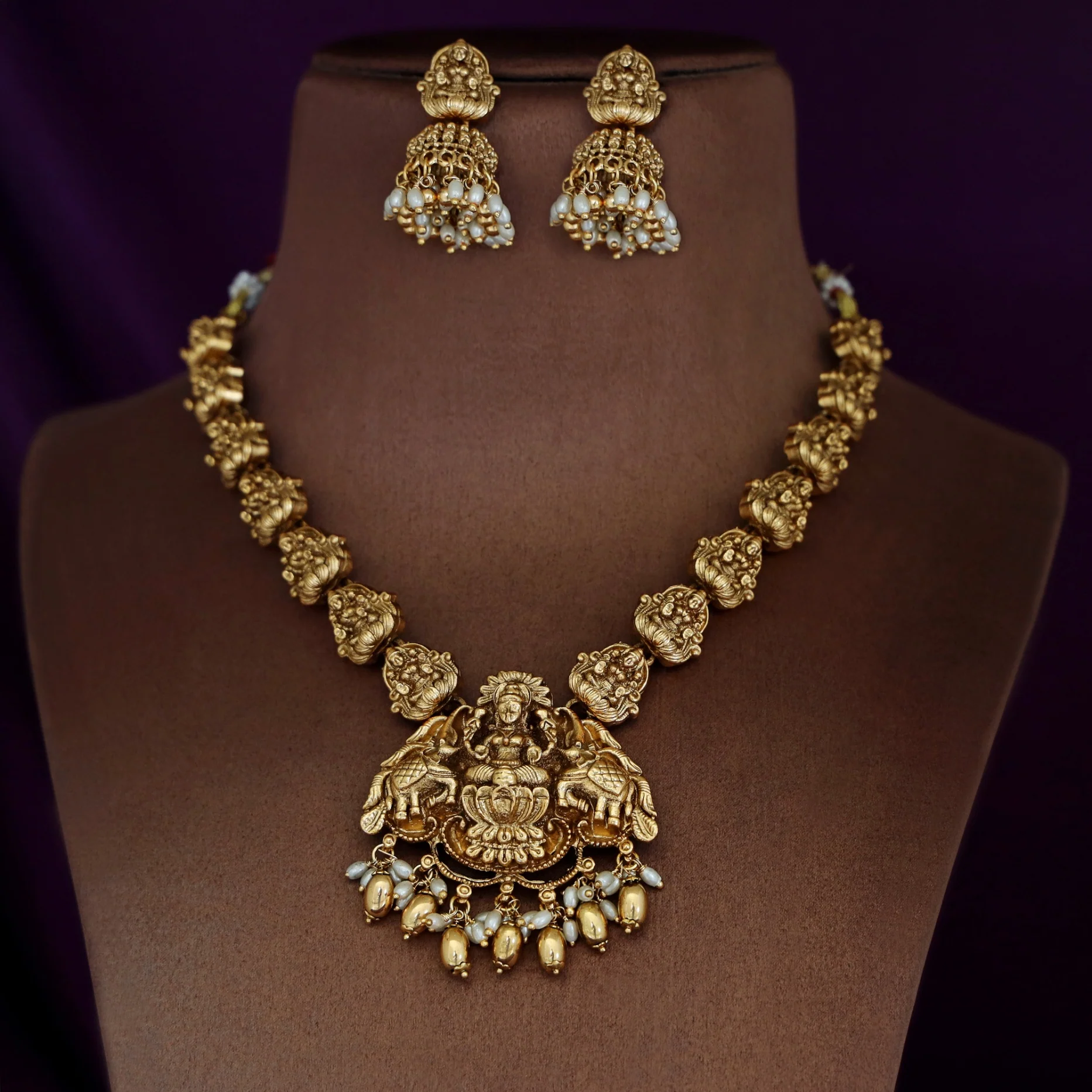 Yashika Lakshmi Pearl Short Neckpiece With Earring - Image 3
