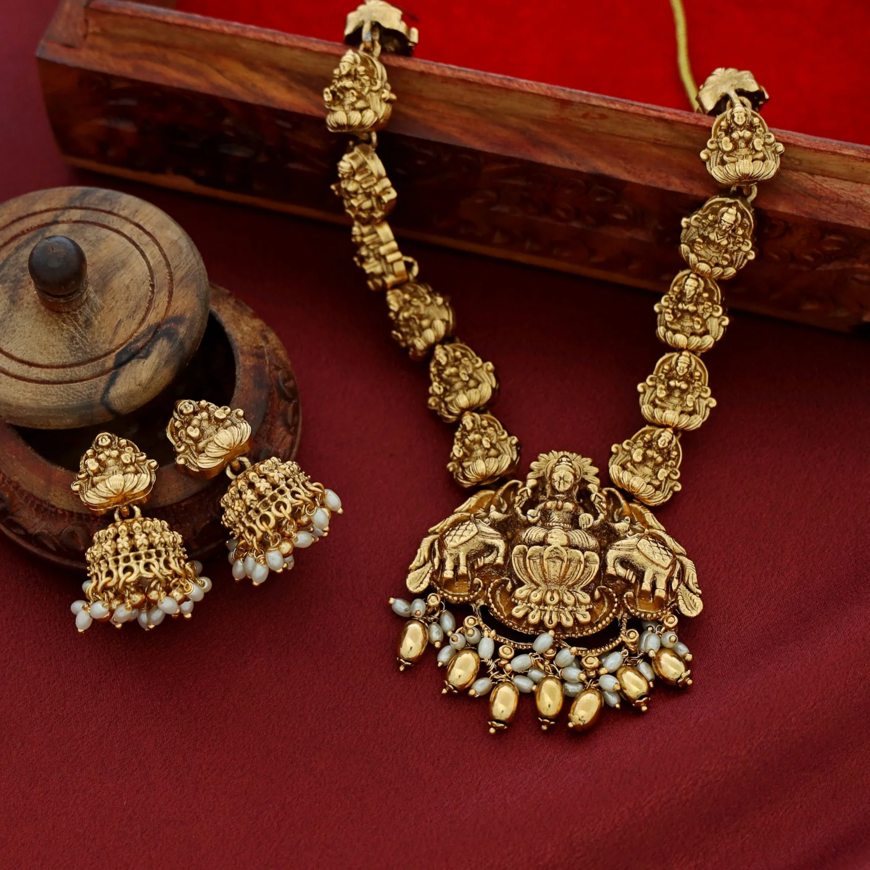 Yashika Lakshmi Pearl Short Neckpiece With Earring - Image 4