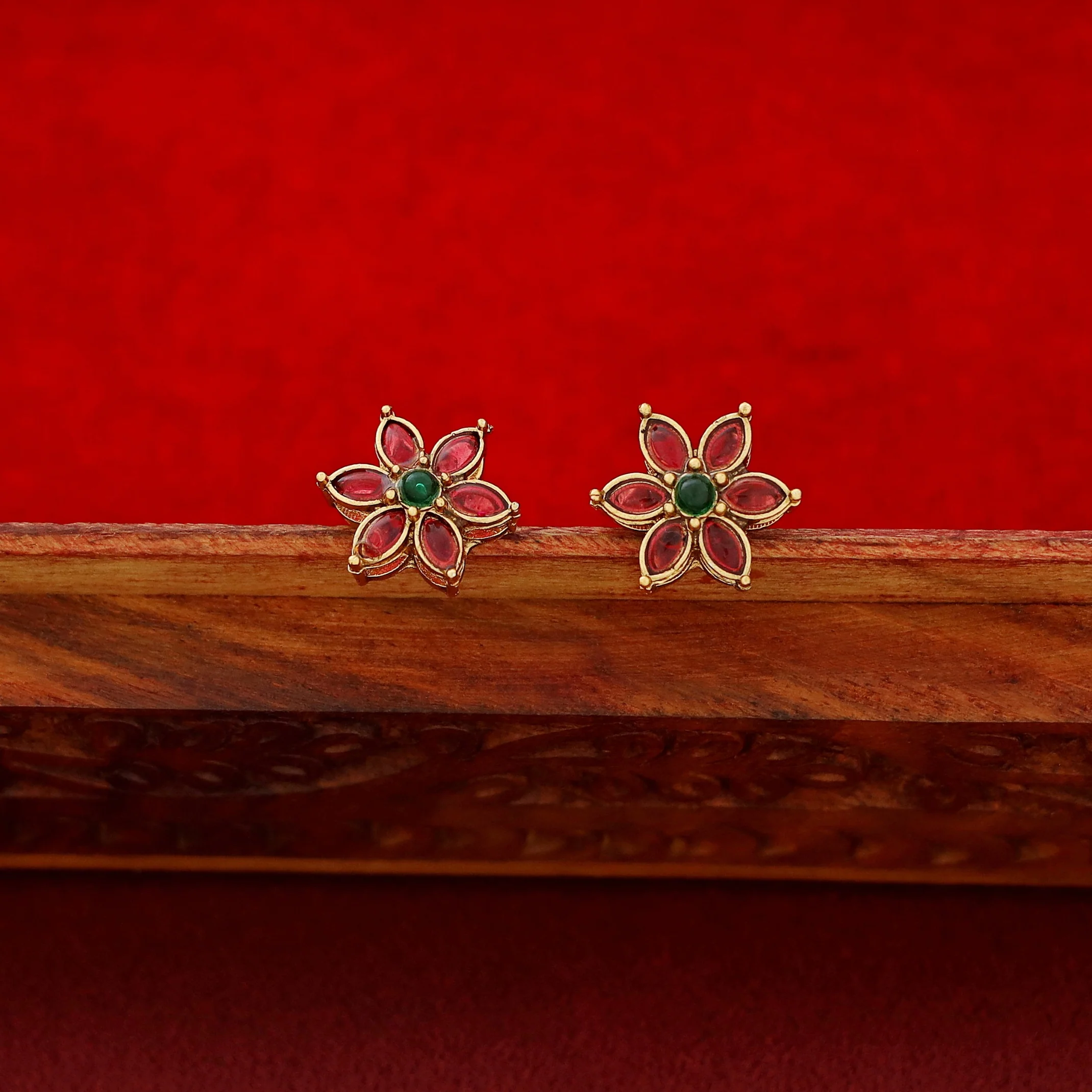 Yashvitha Flower Pearl Choker with Earring - Image 5