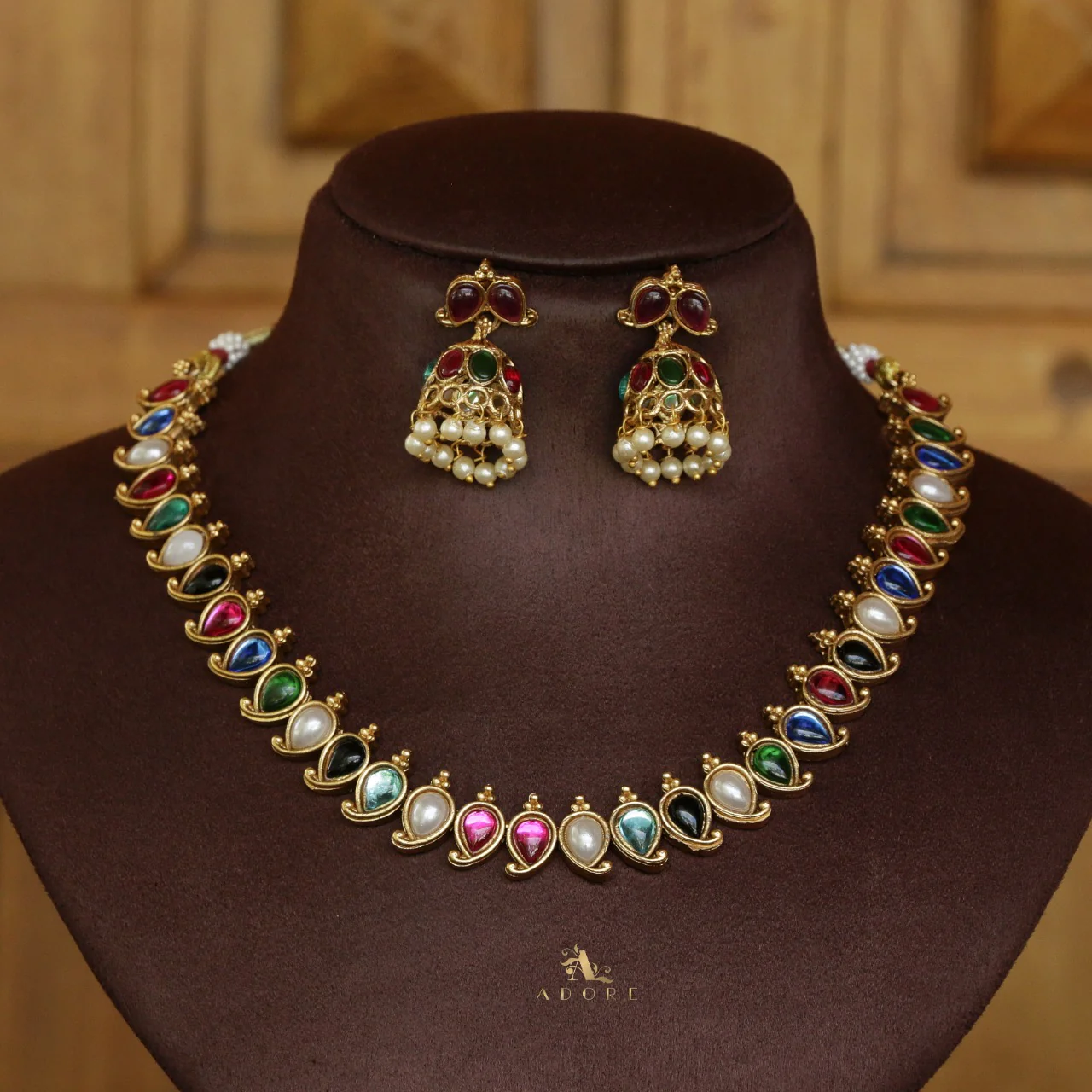 Yashwasi Neckpiece With Earring - Image 15