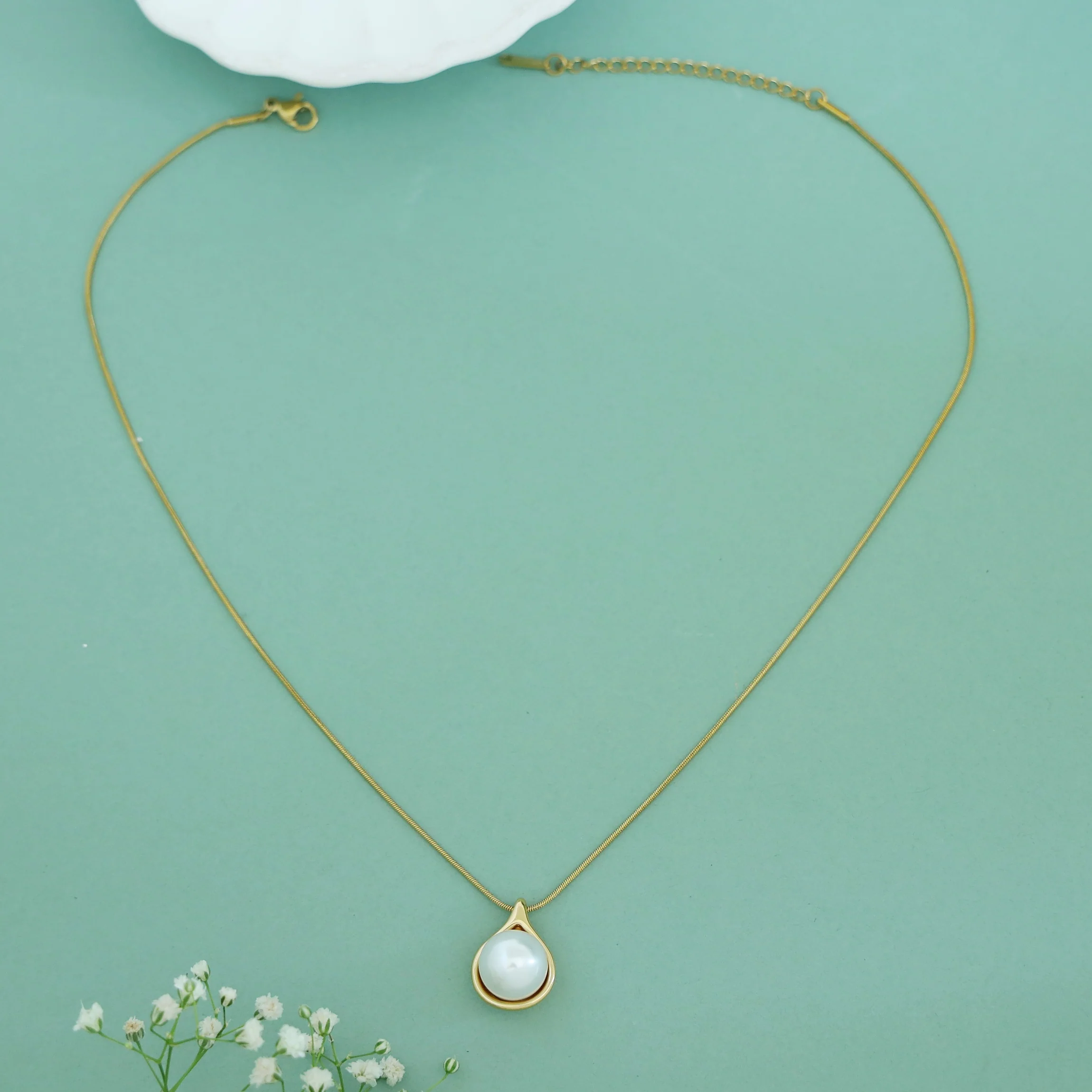 Yoshina Spoon Pearl Neckpiece - Image 4