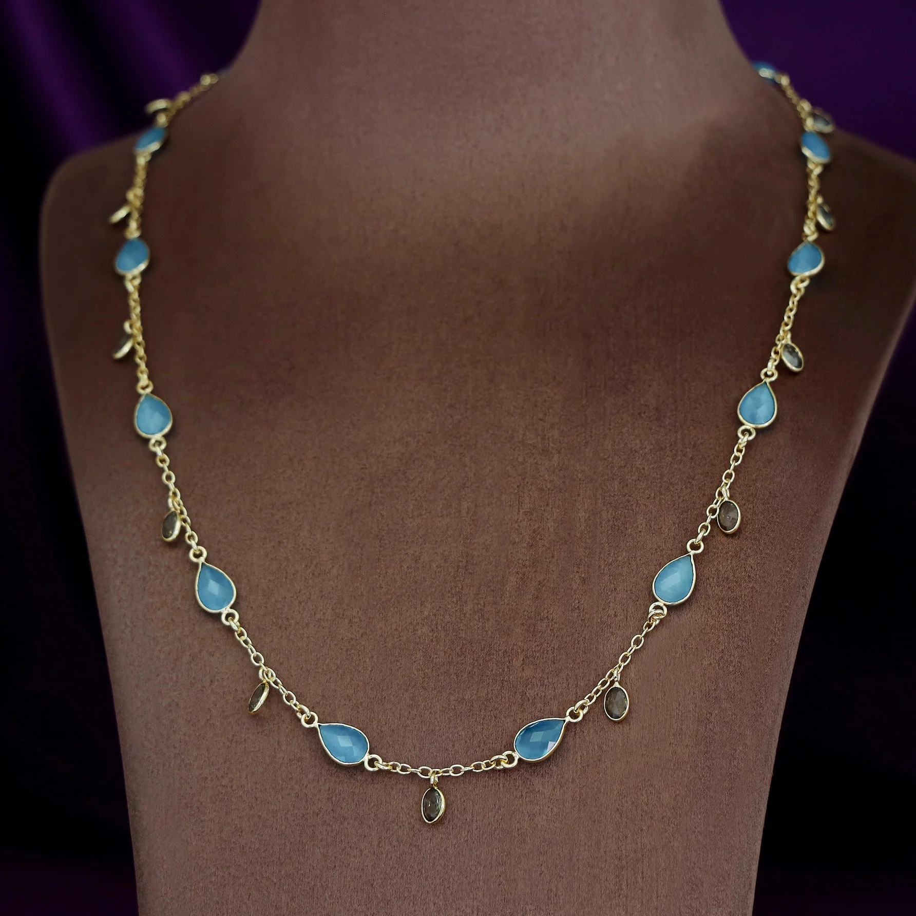 Yusra Multishape Glossy Neckpiece - Image 12
