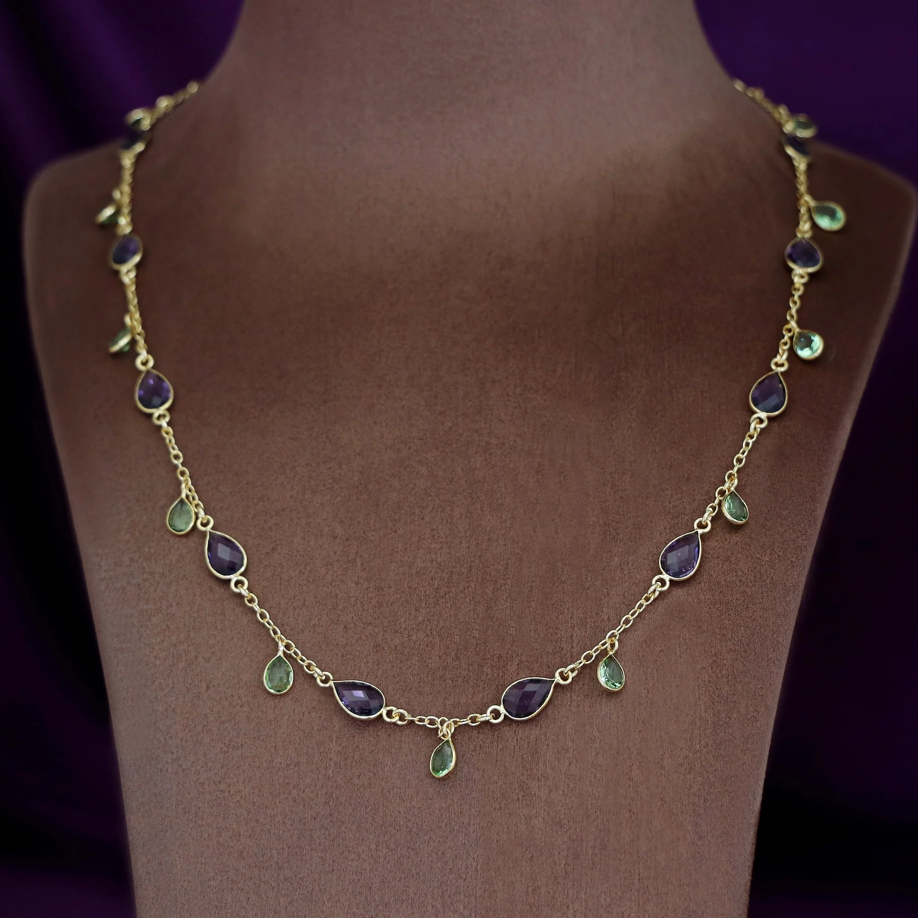 Yusra Multishape Glossy Neckpiece - Image 2