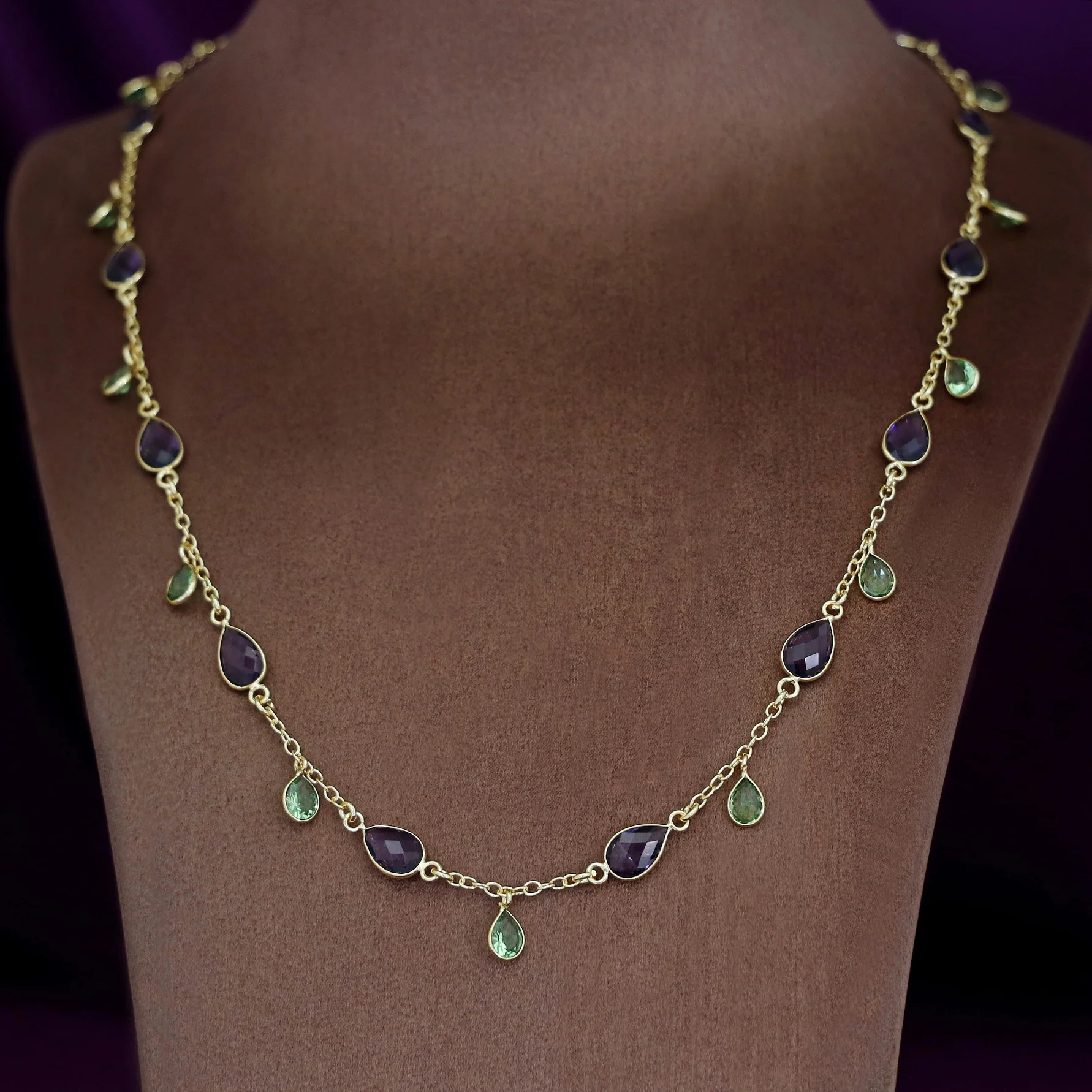 Yusra Multishape Glossy Neckpiece - Image 5