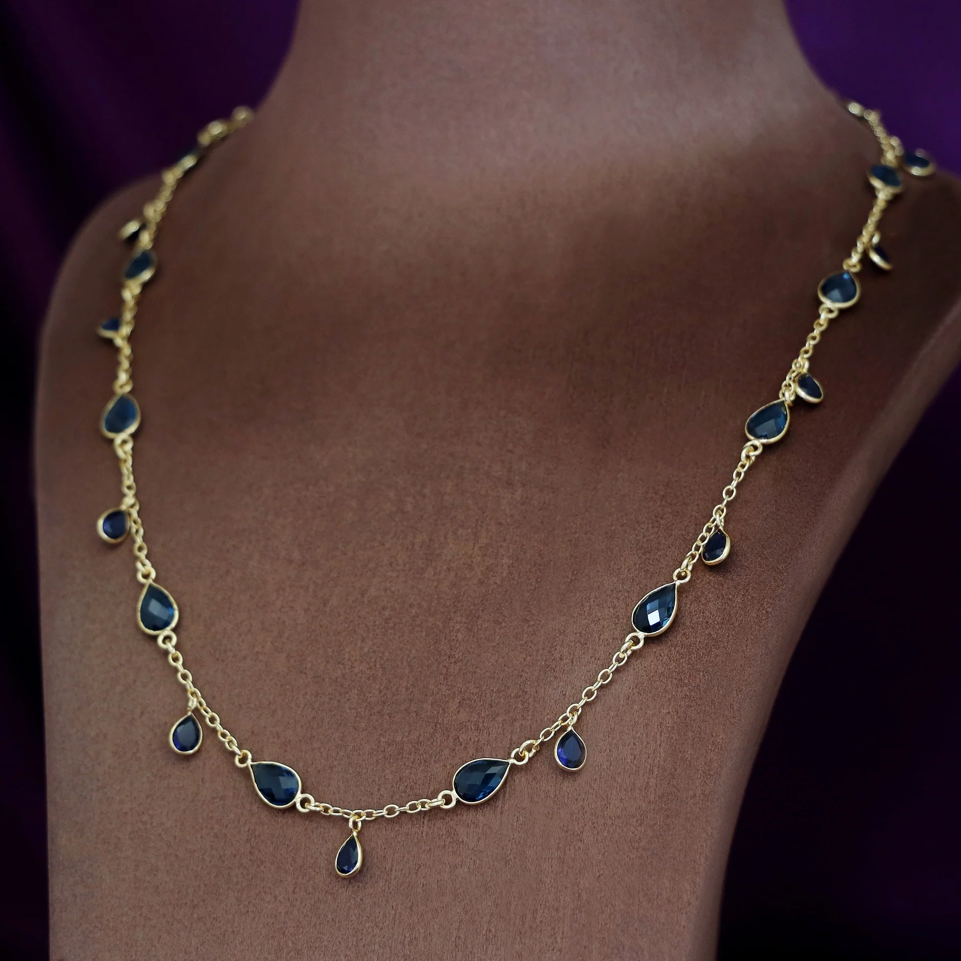 Yusra Multishape Glossy Neckpiece - Image 6