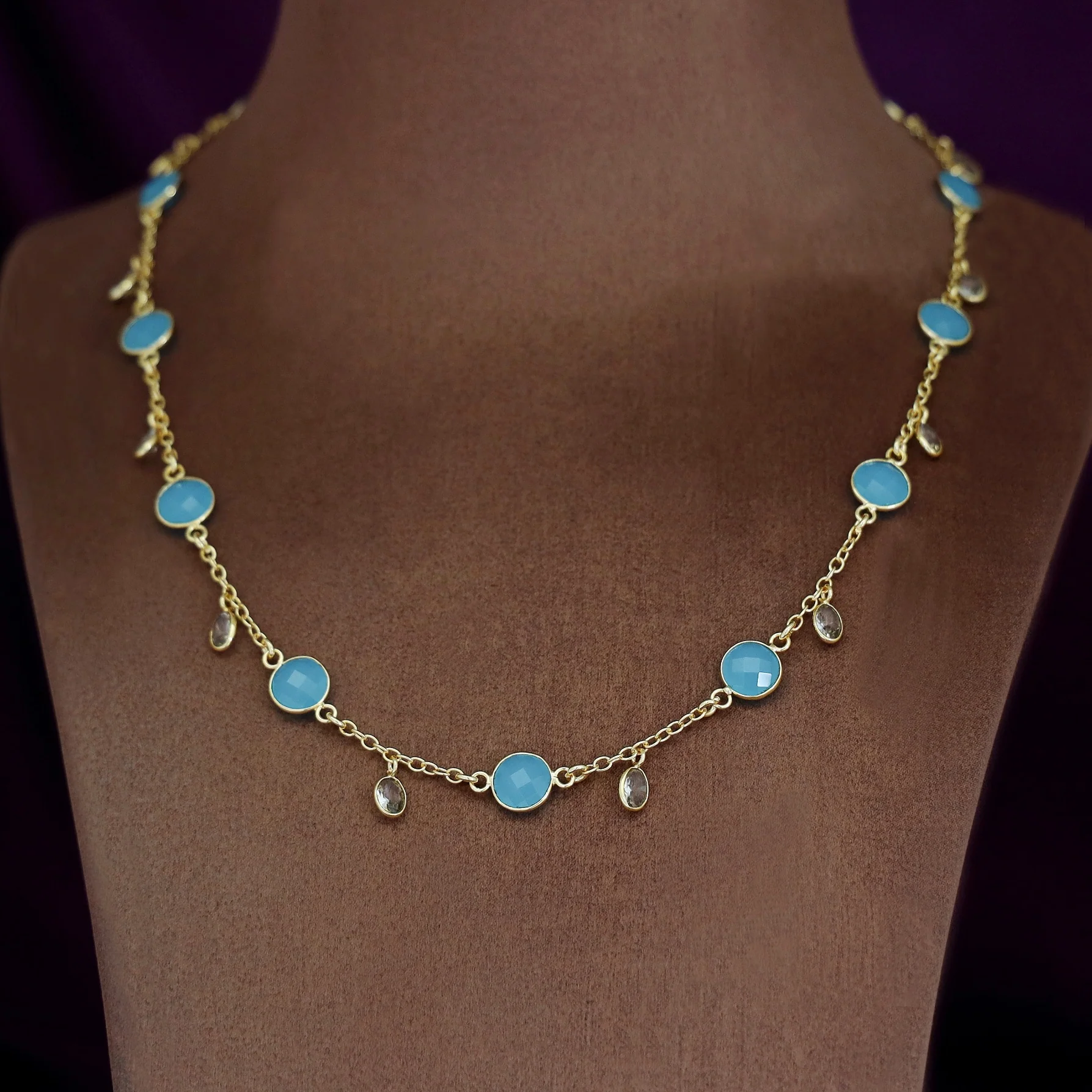 Yusra Multishape Glossy Neckpiece - Image 8