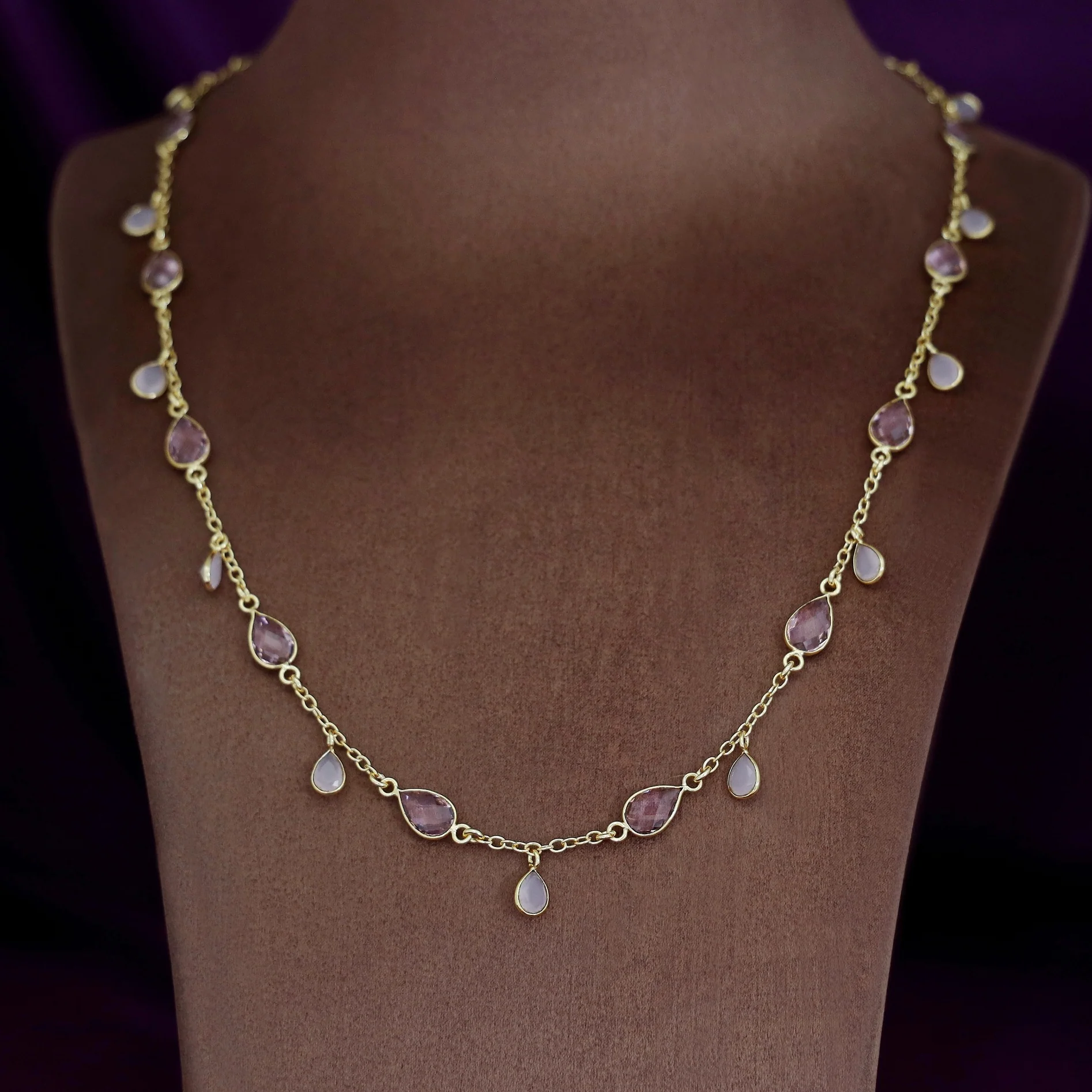 Yusra Multishape Glossy Neckpiece - Image 9