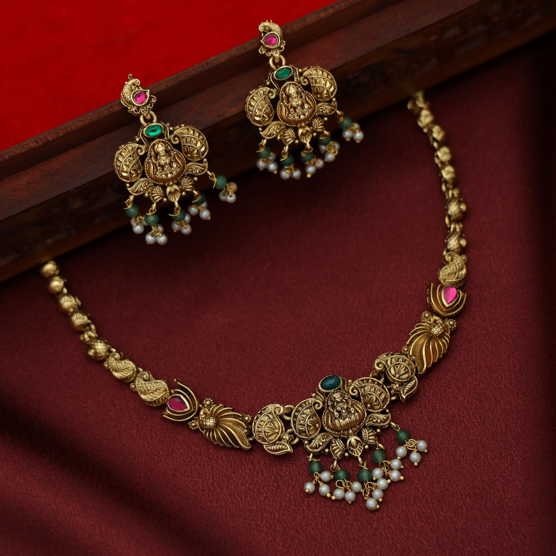 Yutika Mayura Devi Short Neckpiece With Earring - Image 3