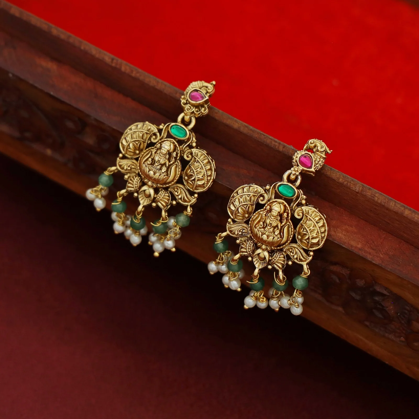 Yutika Mayura Devi Short Neckpiece With Earring - Image 5
