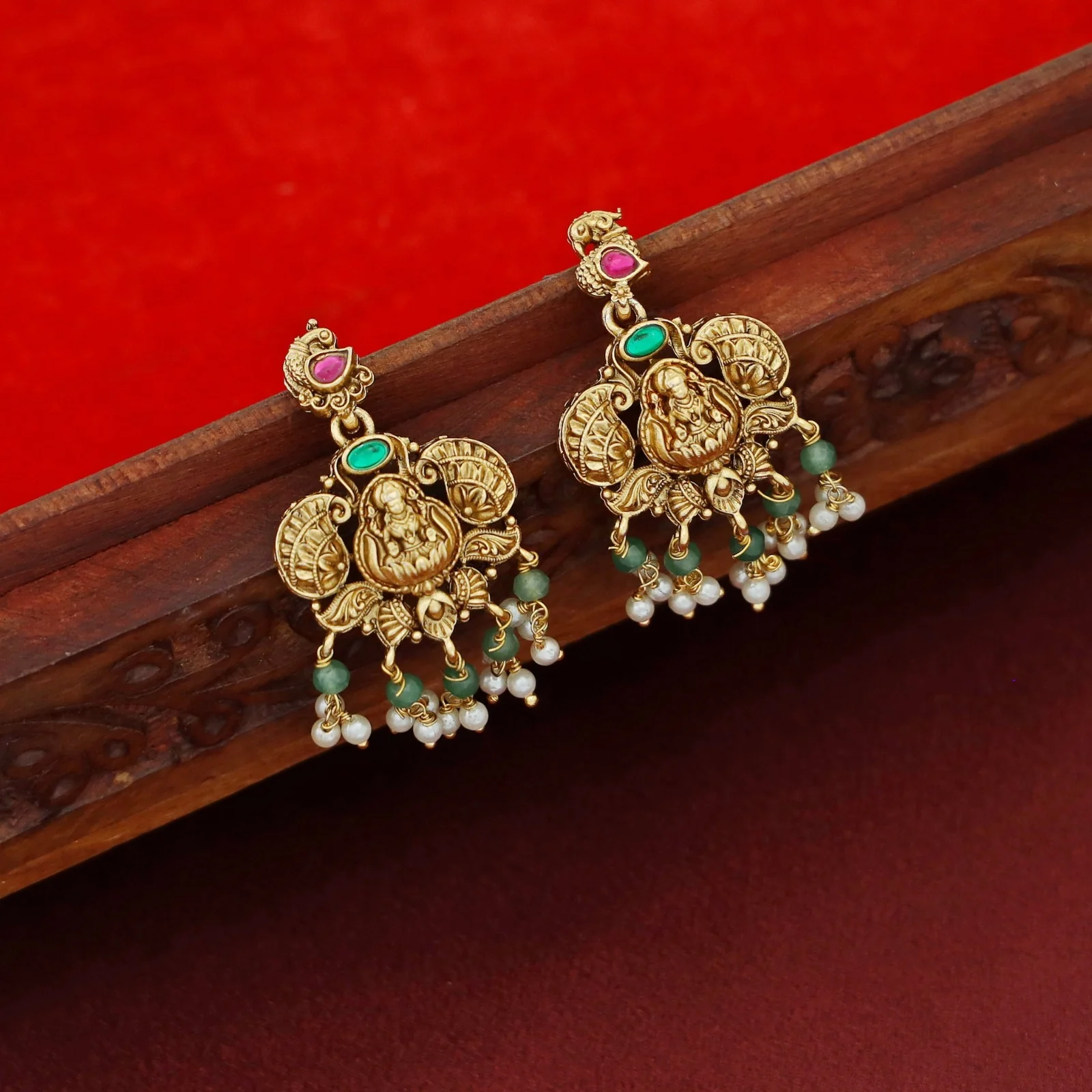 Yutika Mayura Devi Short Neckpiece With Earring - Image 6