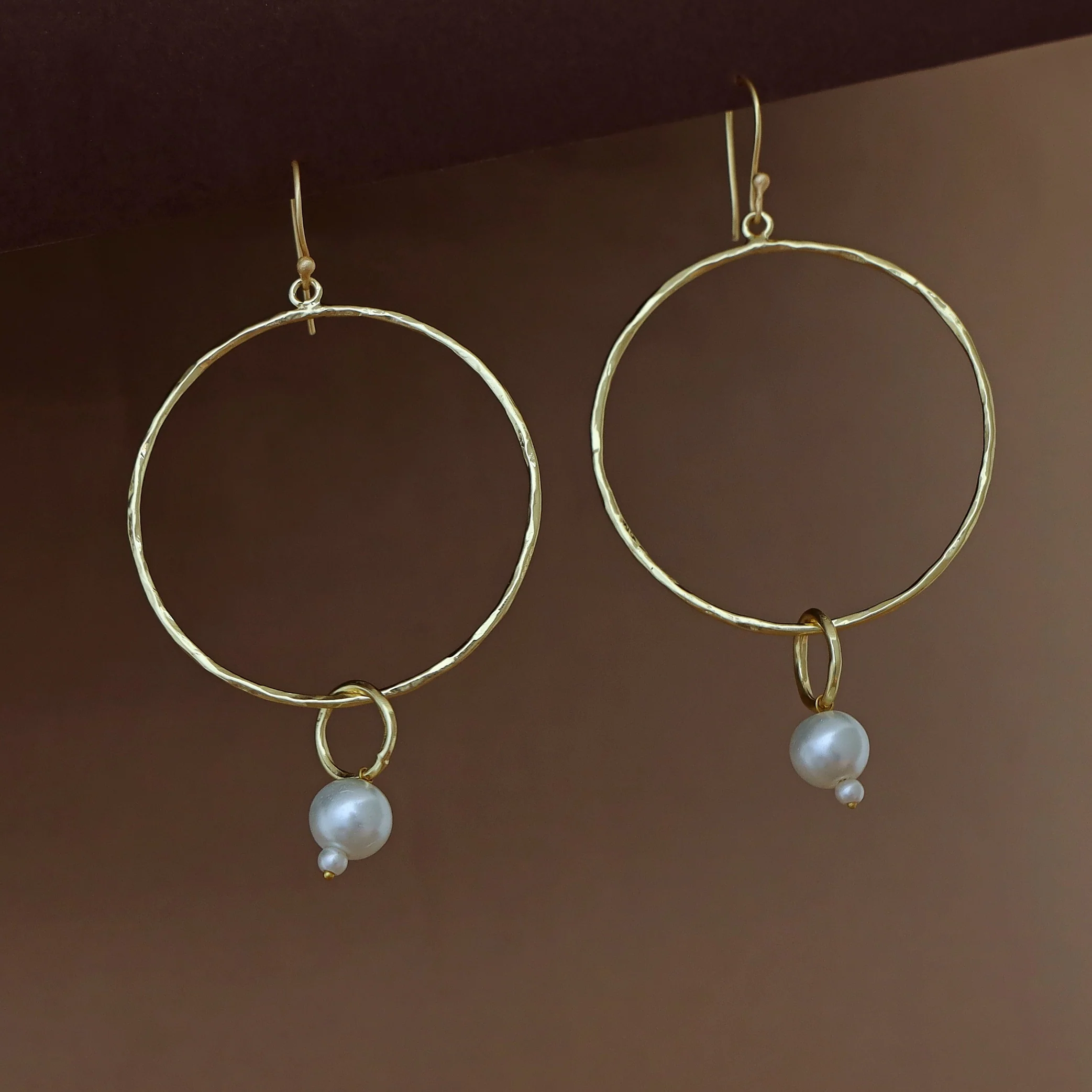 Zama Golden Hammered Circle Pearl Drop - Image 3