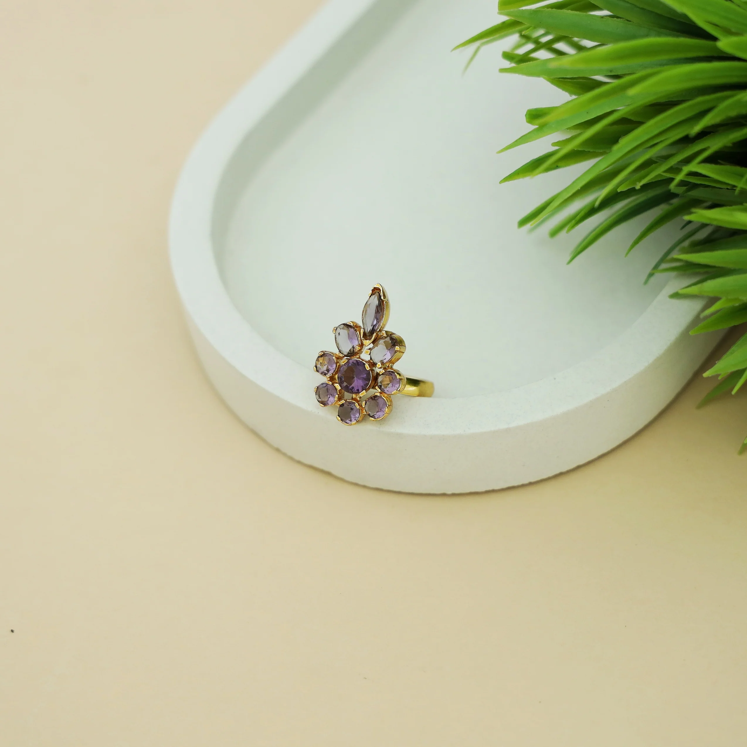 Zara Golden Flower Glossy Stone Ring - Image 2
