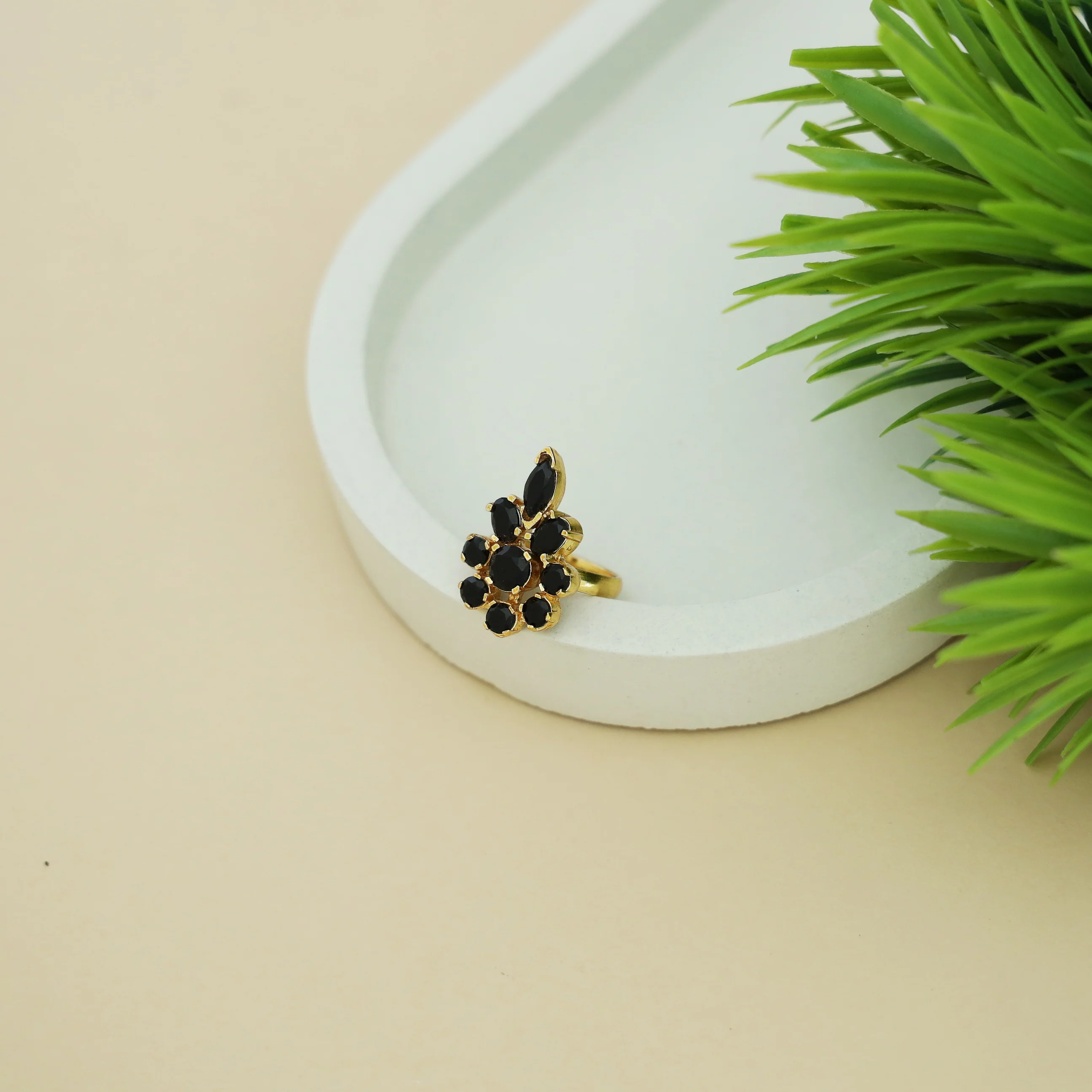 Zara Golden Flower Glossy Stone Ring - Image 7
