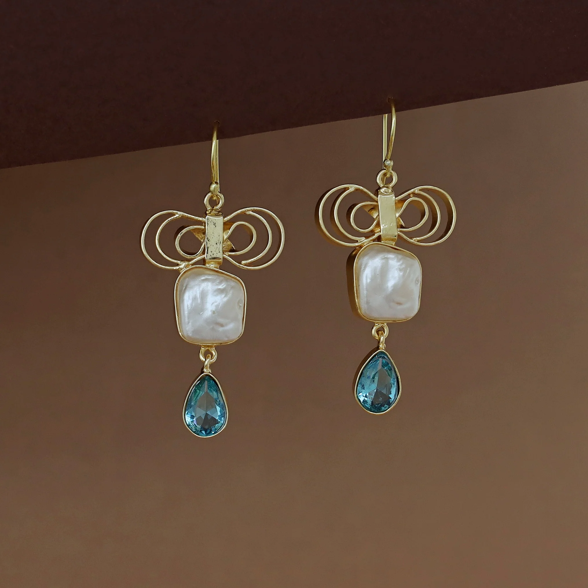 Zendaya Golden Baw Baroque Glossy Drop - Image 5