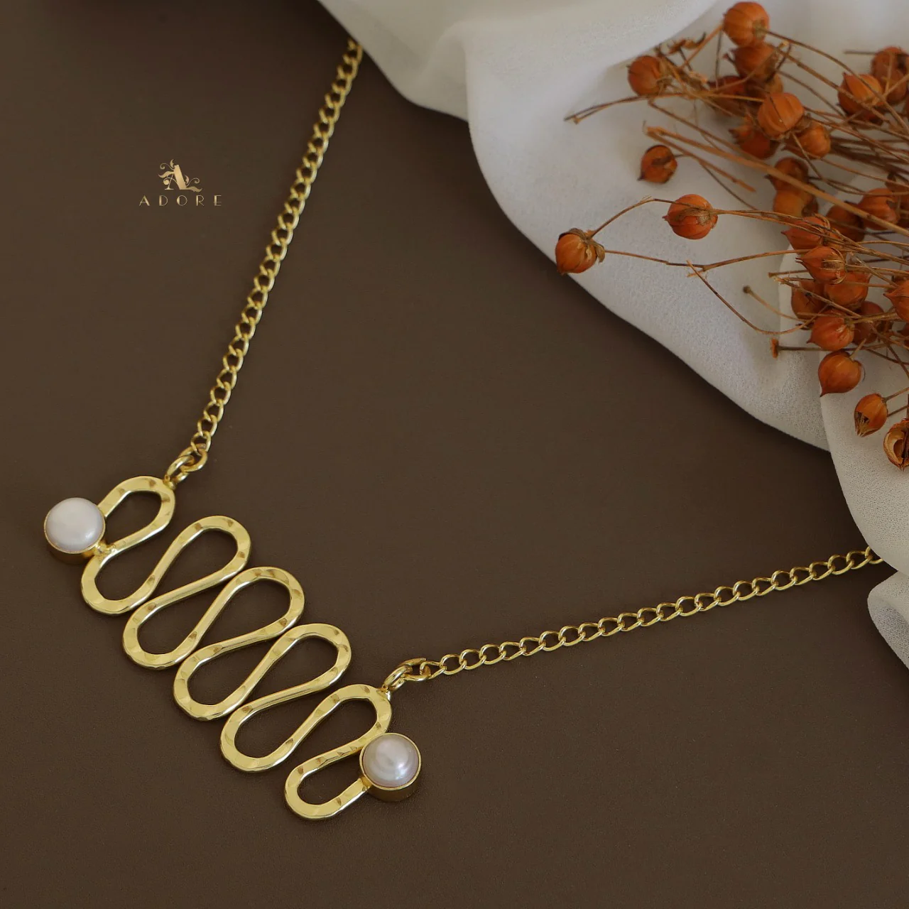 ZigZag Pearl Neckpiece - Image 4