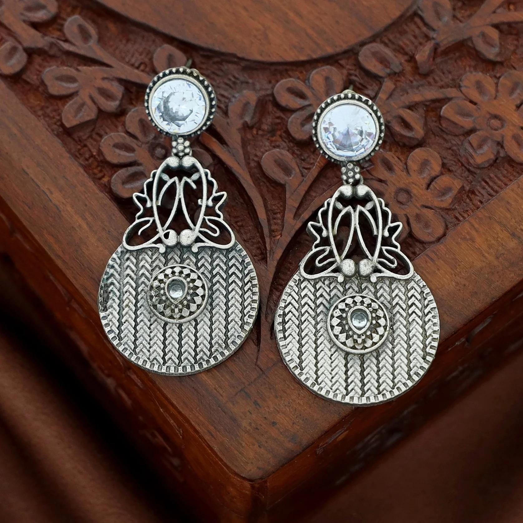 Zillah Glossy Antique Circle Earring - Image 3