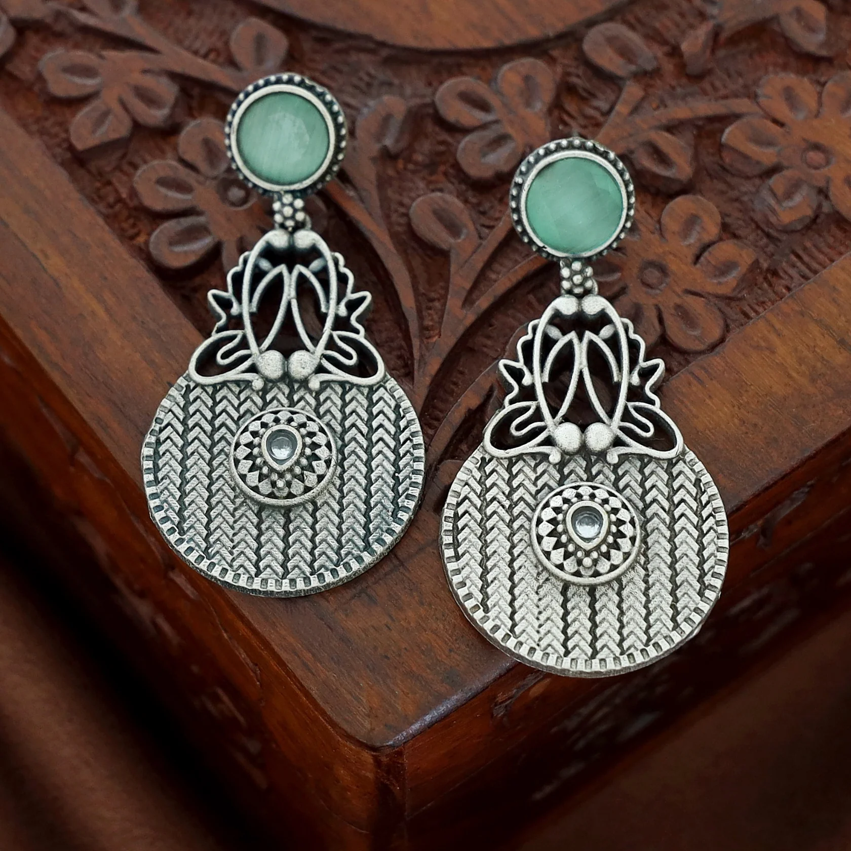 Zillah Glossy Antique Circle Earring - Image 4