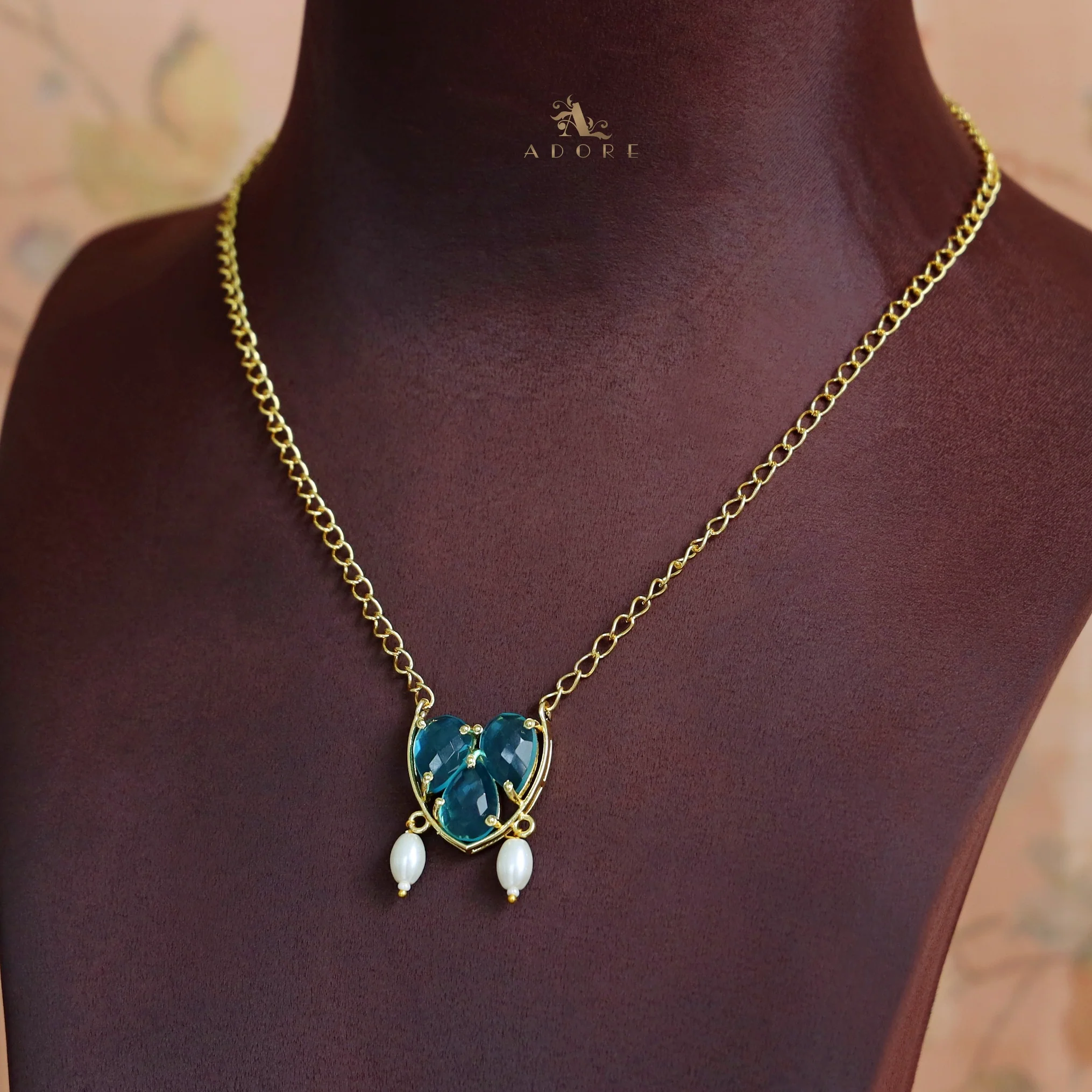 Ziomy Glossy Tri Drop Pearl Short Neckpiece - Image 2