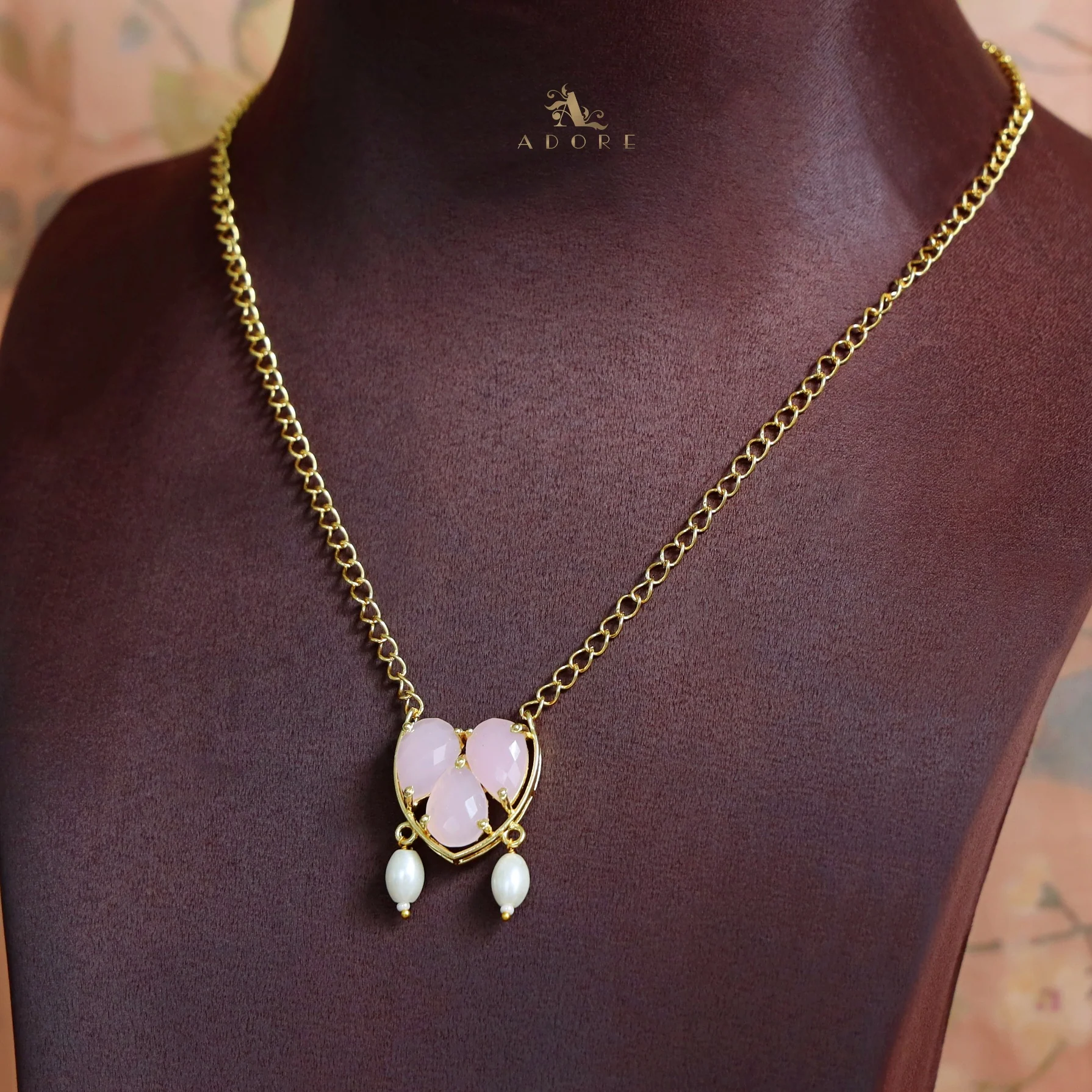 Ziomy Glossy Tri Drop Pearl Short Neckpiece - Image 4