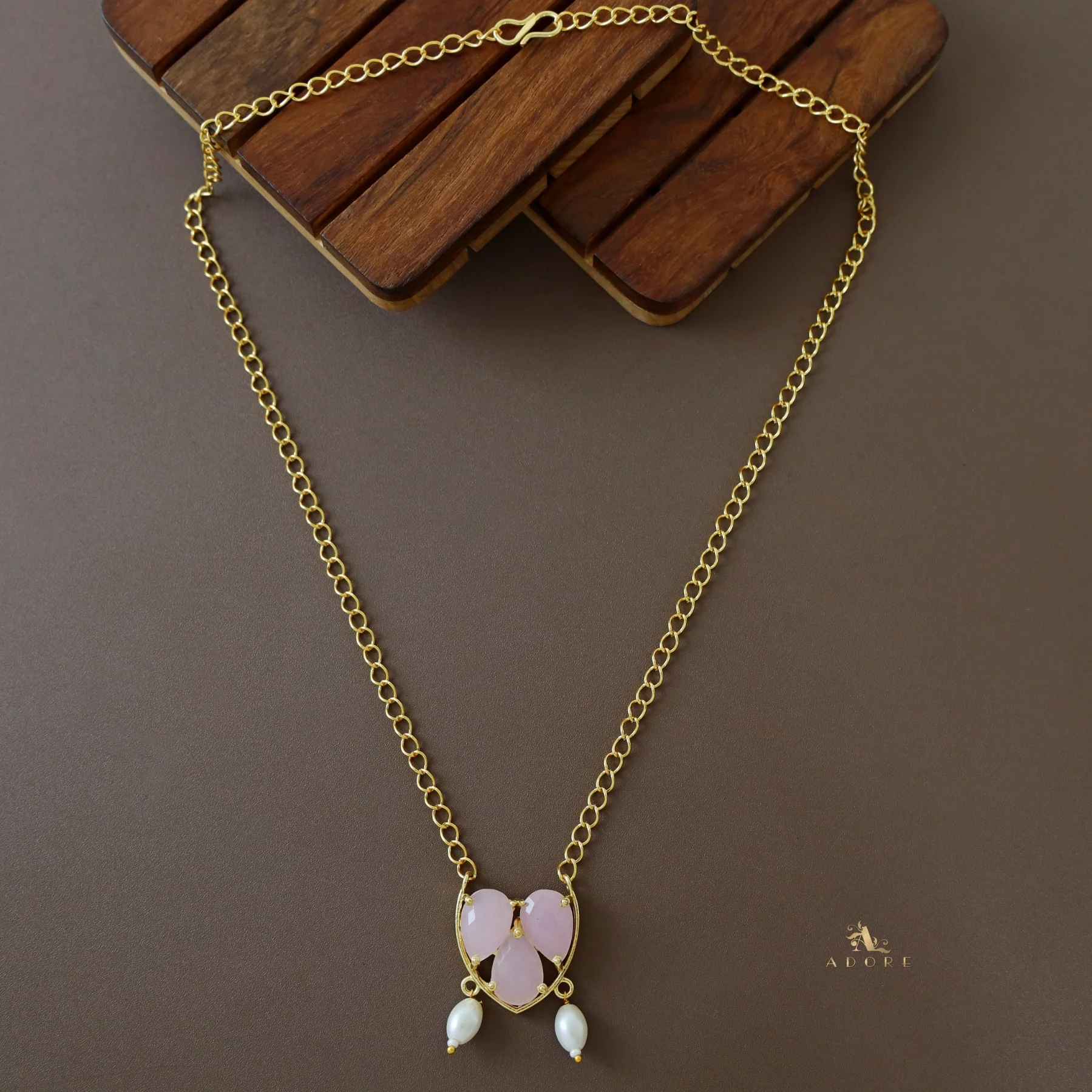 Ziomy Glossy Tri Drop Pearl Short Neckpiece - Image 5