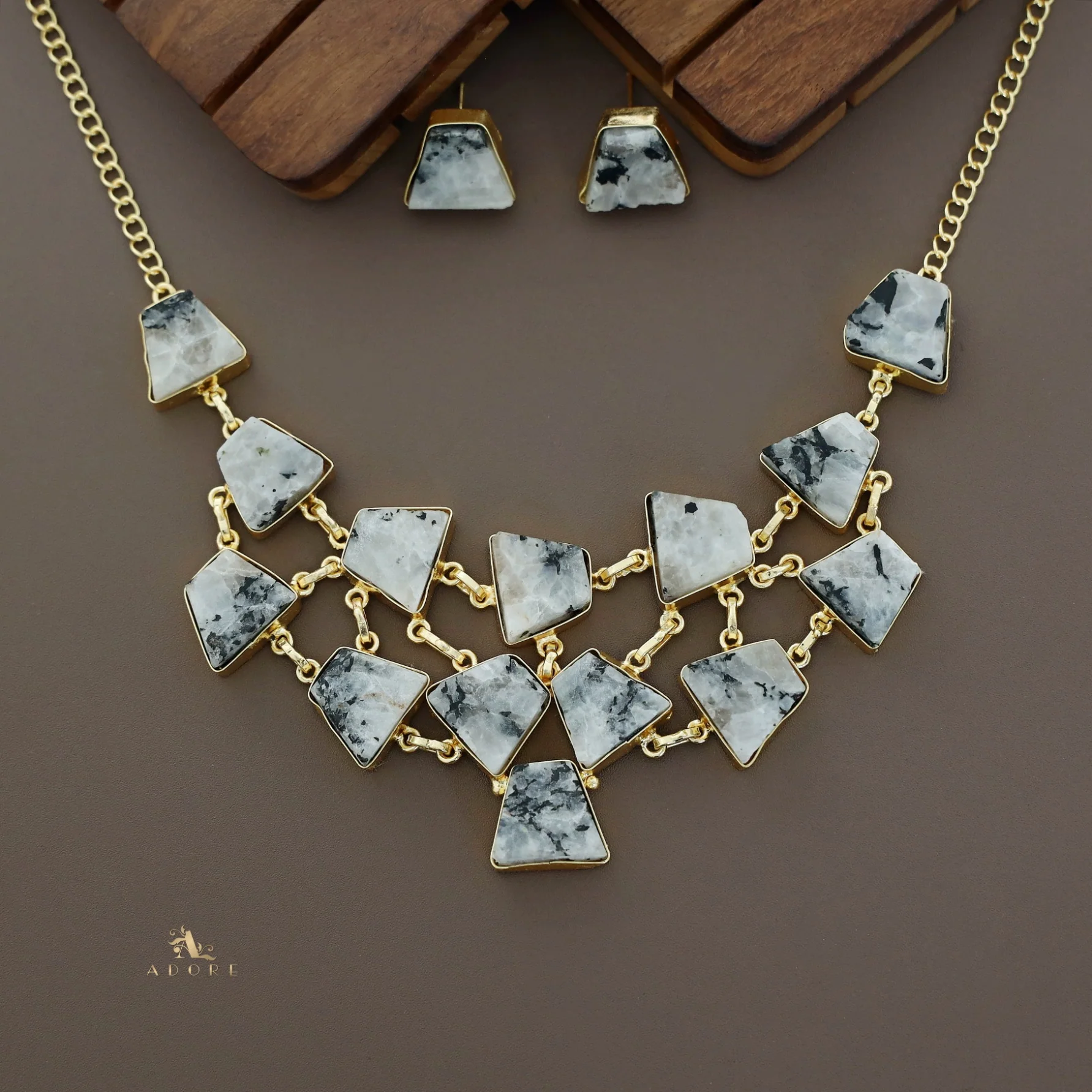 Ziya Raw Stone Neckpiece With Stud - Image 8