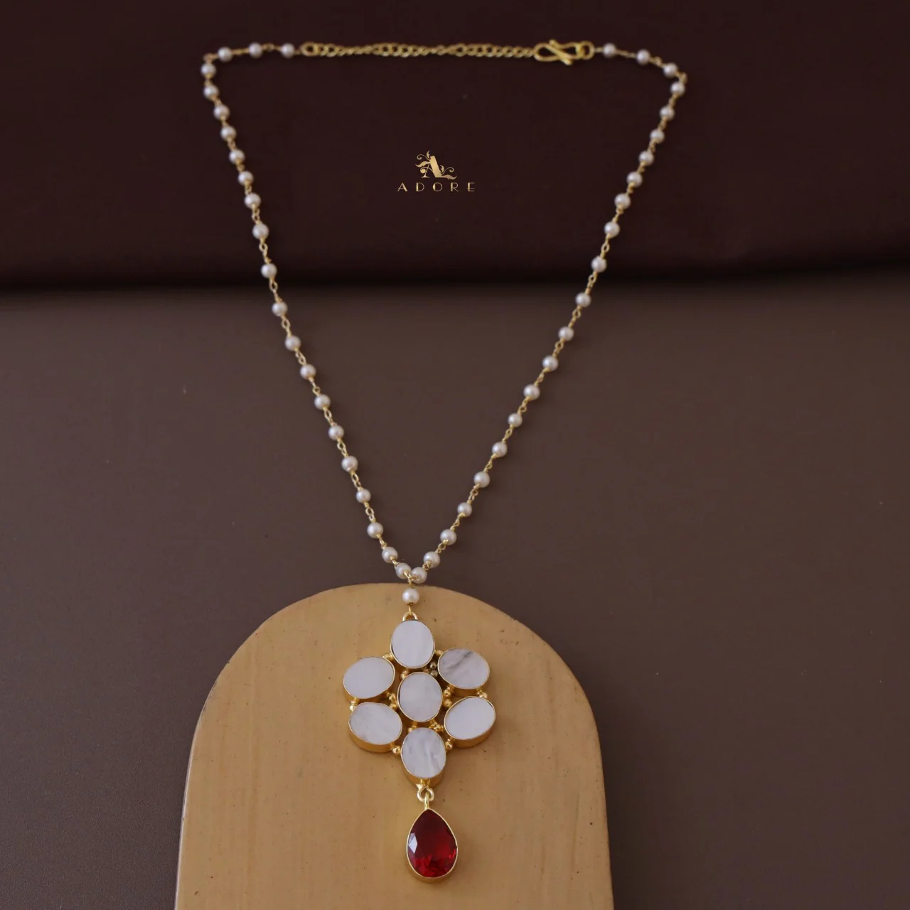 Zosia Flower MOP + Glossy Neckpiece - Image 3